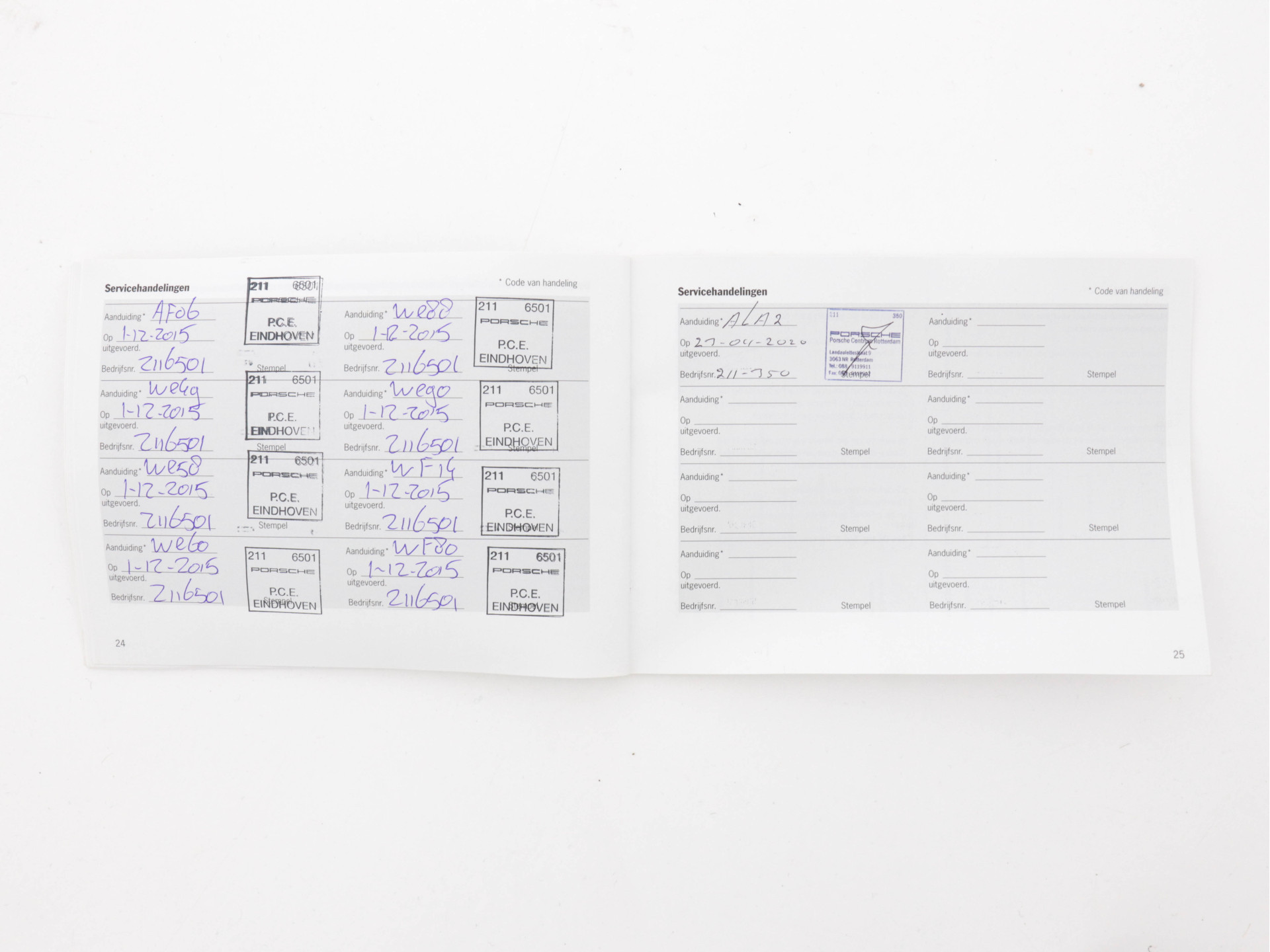 Porsche Macan 3.6 Turbo Aut. *PANO | XENON | FULL-LEATHER  | BOSE-SOUND | NL-AUTO | NAVI-PROF | XENON | COMFORT-SEATS | CAMERA | ECC | PDC | ALCANTARA | MODEL-2015*