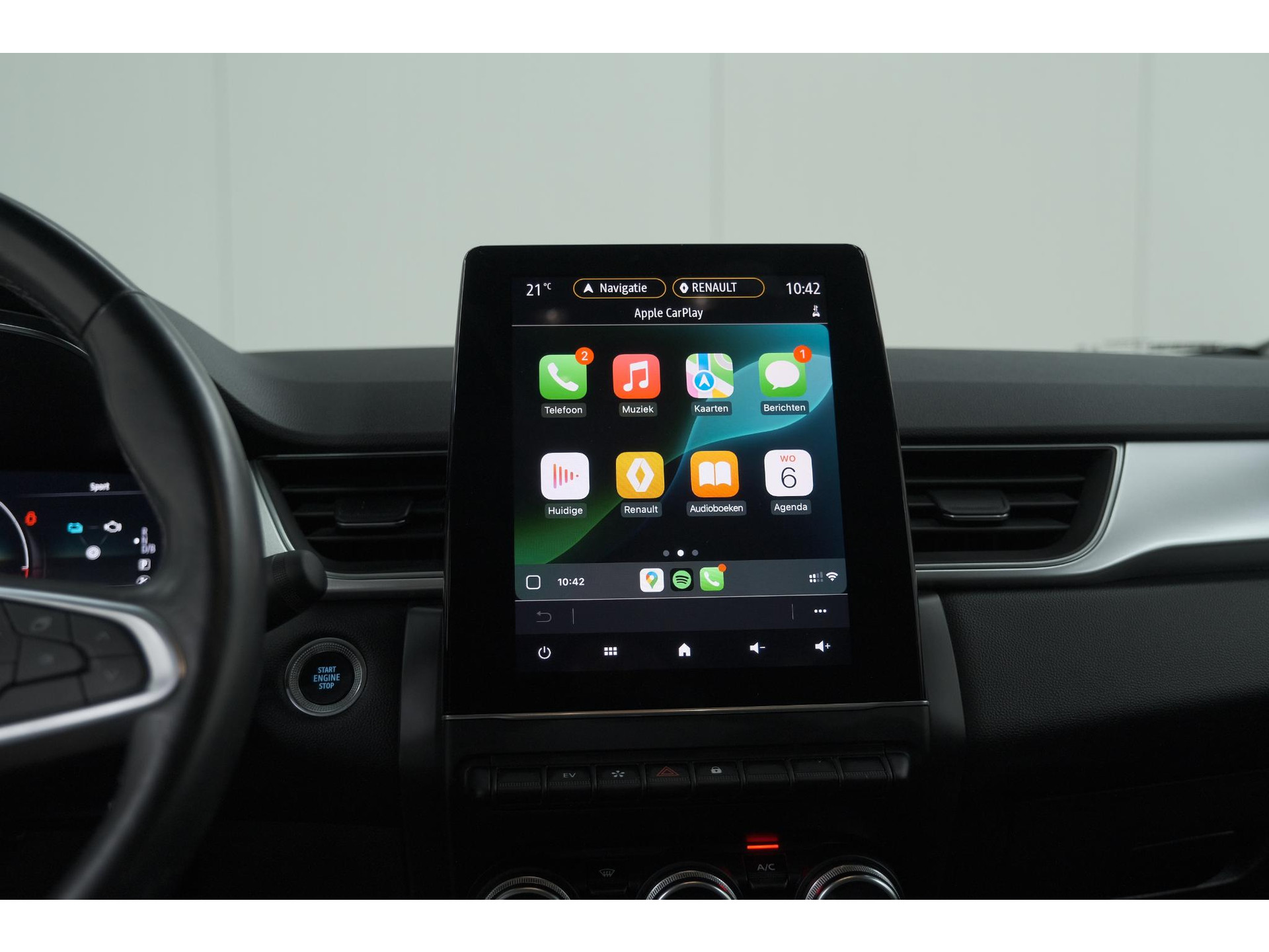 Renault Captur 1.6 E-Tech Plug-in Hybrid 160 Intens | Trekhaak | Camera | Adaptieve Cruise Control | Dodehoekdetectie