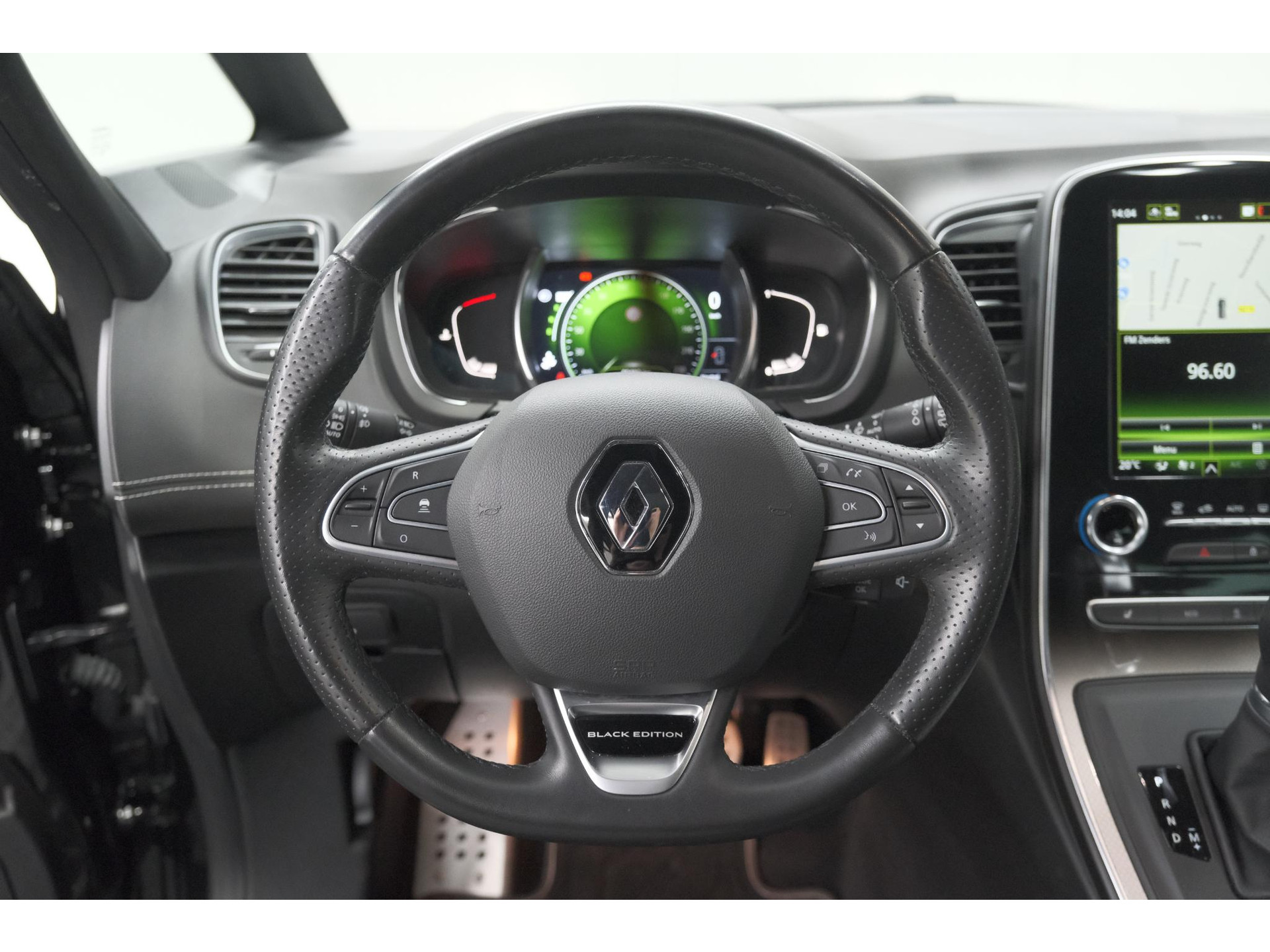 Renault Scénic TCE 160 EDC Black Edition | Trekhaak | Adaptieve Cruise Control | BOSE Premium Audio | Panoramadak