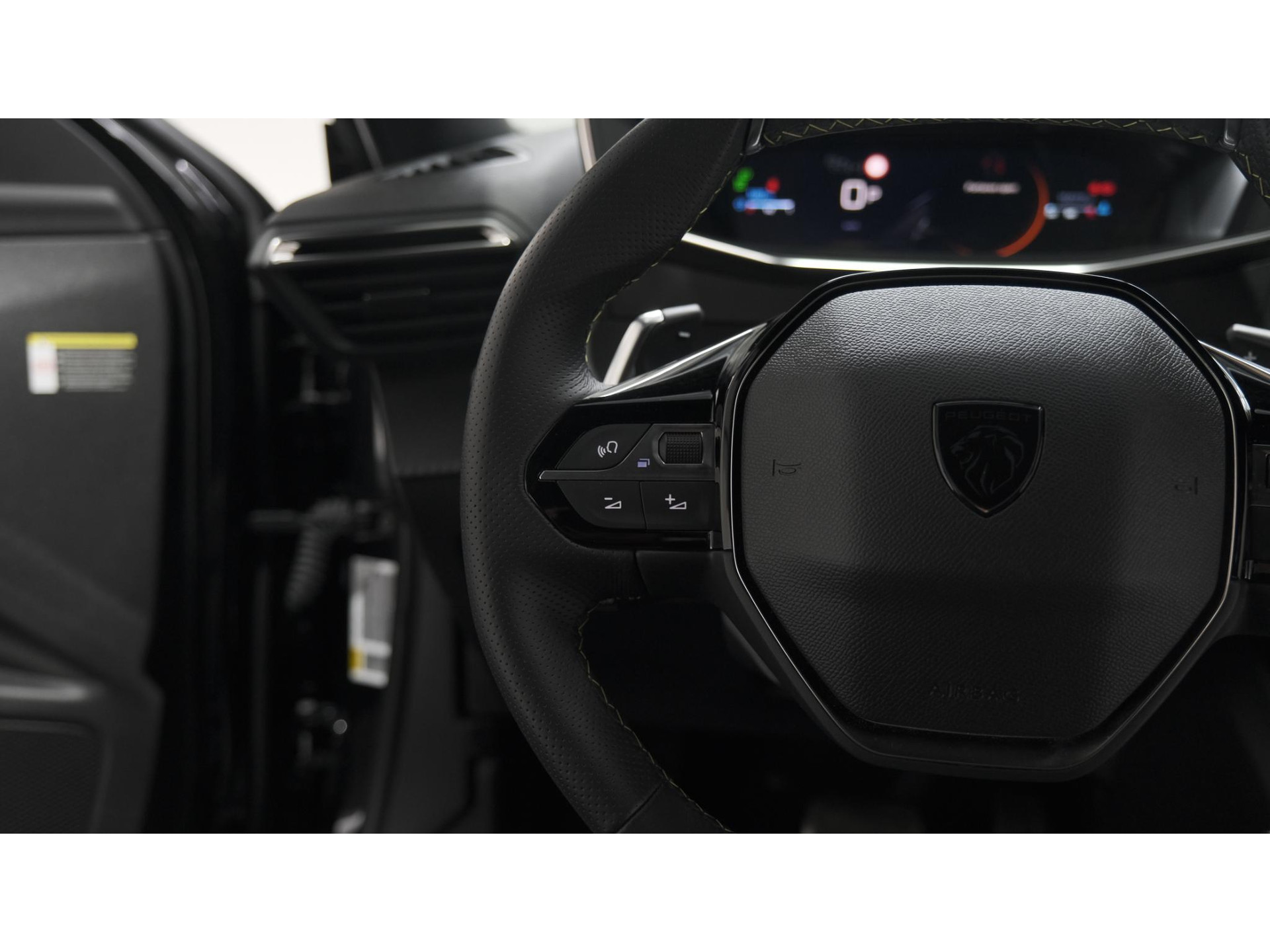 Peugeot 2008 PureTech 130 EAT8 GT | 360 Camera | Adaptieve Cruise Control | Dodehoekdetectie | Apple Carplay