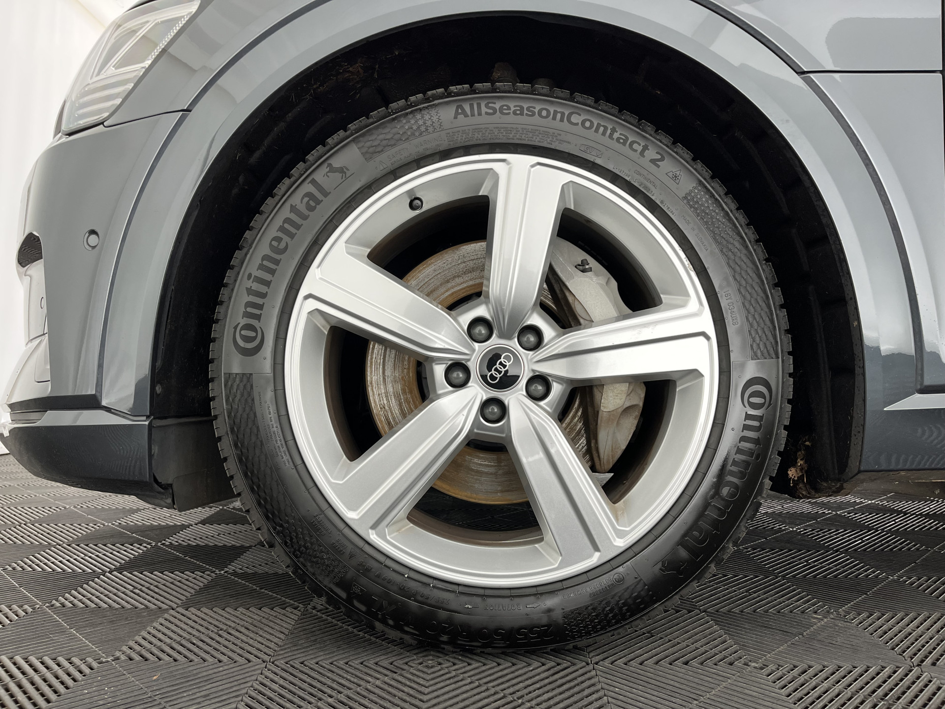 Audi e-tron 55 quattro Advanced edition Plus 95 kWh [3-Fase] {SOH-93%} (INCL-BTW) Aut.*LEATHER | ADAPTIVE-CRUISE | FULL-LED | DIGI-COCKPIT | KEYLESS | MEMORY-PACK | CAMERA | NAVI-FULLMAP | SHIFT-PADDLES | DAB+ | HEATED-COMFORTSEATS | DRIVE-SELECT | 20''AL