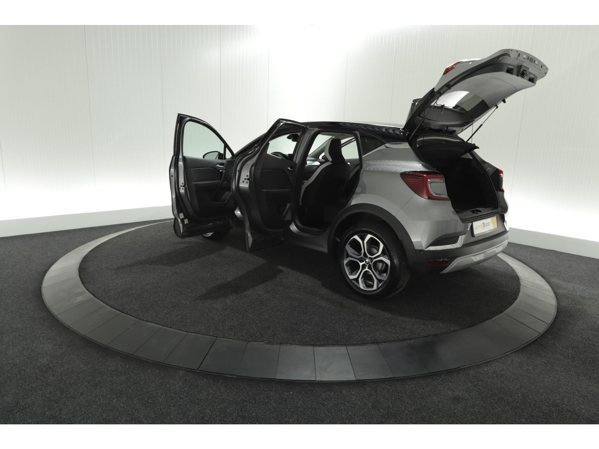 Renault Captur Mild Hybrid 140 EDC Techno | 360 Camera | 9.3 Inch Grootscherm | Stoelverwarming | Apple Carplay | 18 Inch Lichtmetalen Velgen