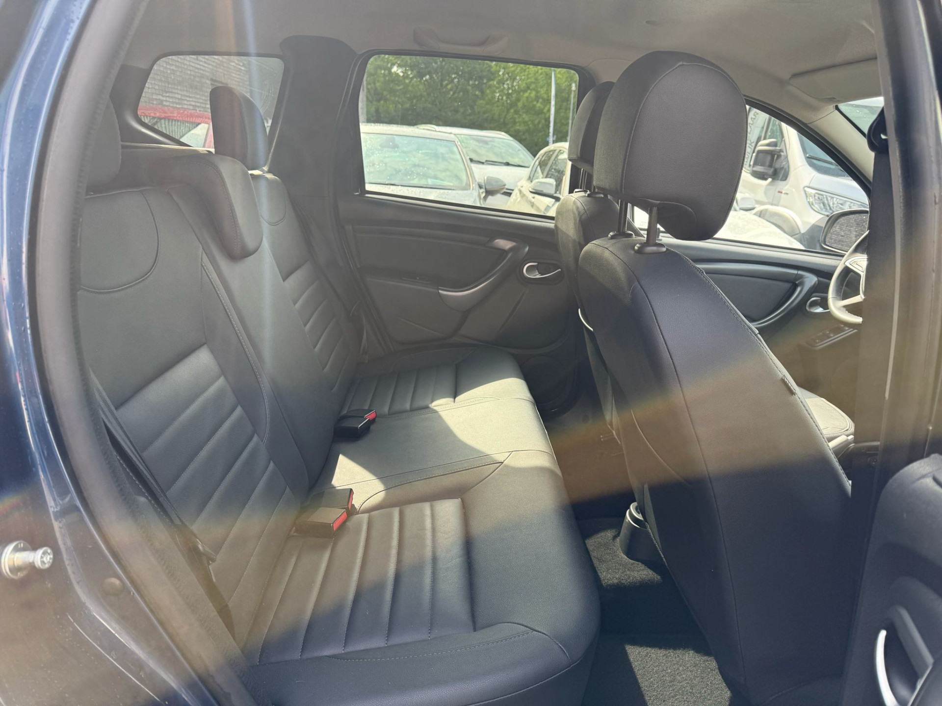Dacia Duster 1.2 TCe 4x2 Blackshadow | 1E EIGENAAR | 3/6/12MND GARANTIE | CRUISE | NAVI | DAB | AIRCO | LMV | ELECRAMEN |