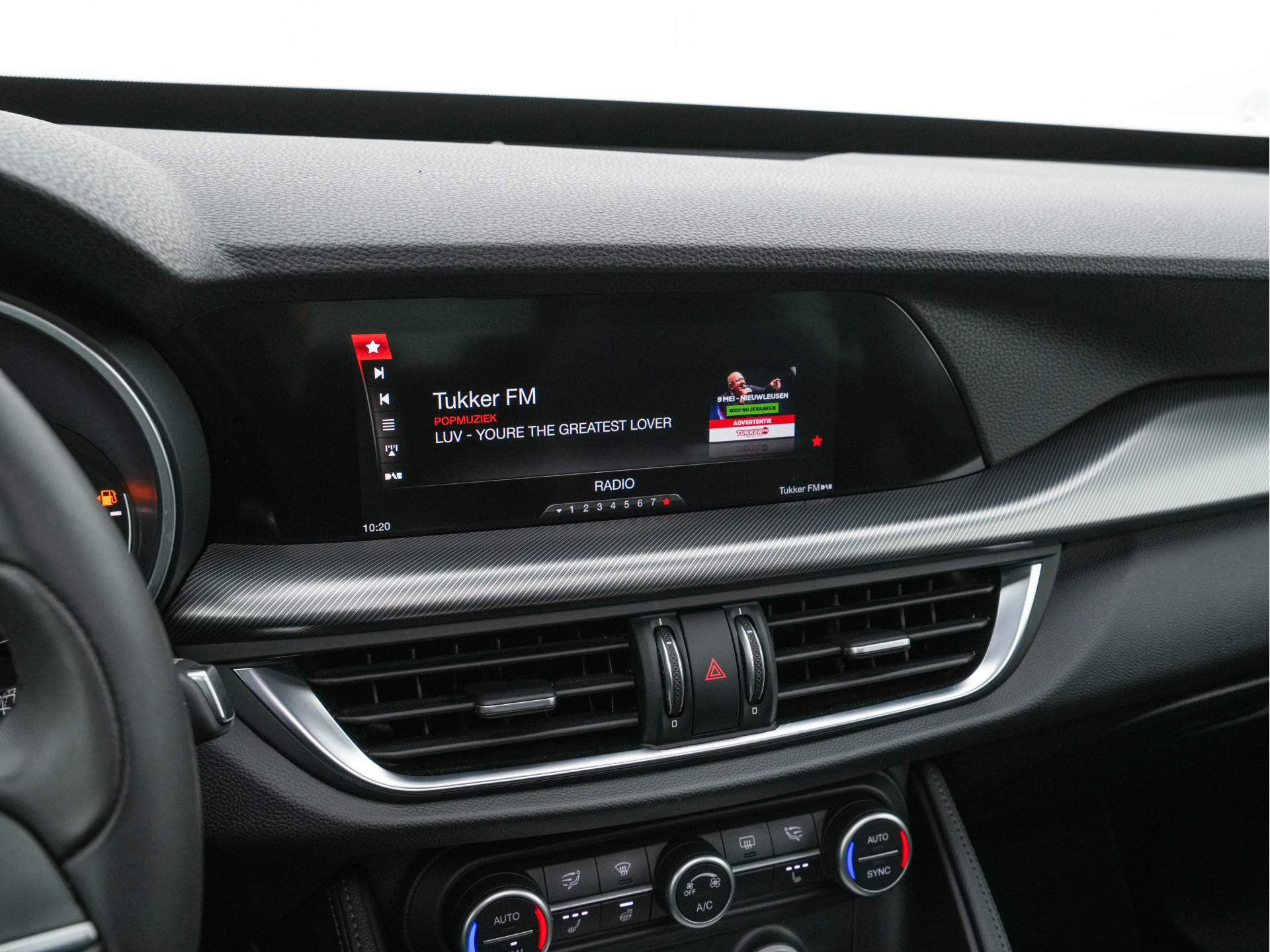 Alfa Romeo Stelvio 2.2d AWD Q4 Super Aut. *PANO | LEATHER | BI-XENON | MEMORY-PACK | HARMAN/KARDON | BLINDSPOT | CAMERA | DAB+ | NAVI-FULLMAP | HEATED-SPORTSEATS | ECC | ADAPTIVE-CRUISE | PDC | PRIVACYGLASS | TOWBAR | 19"ALU*