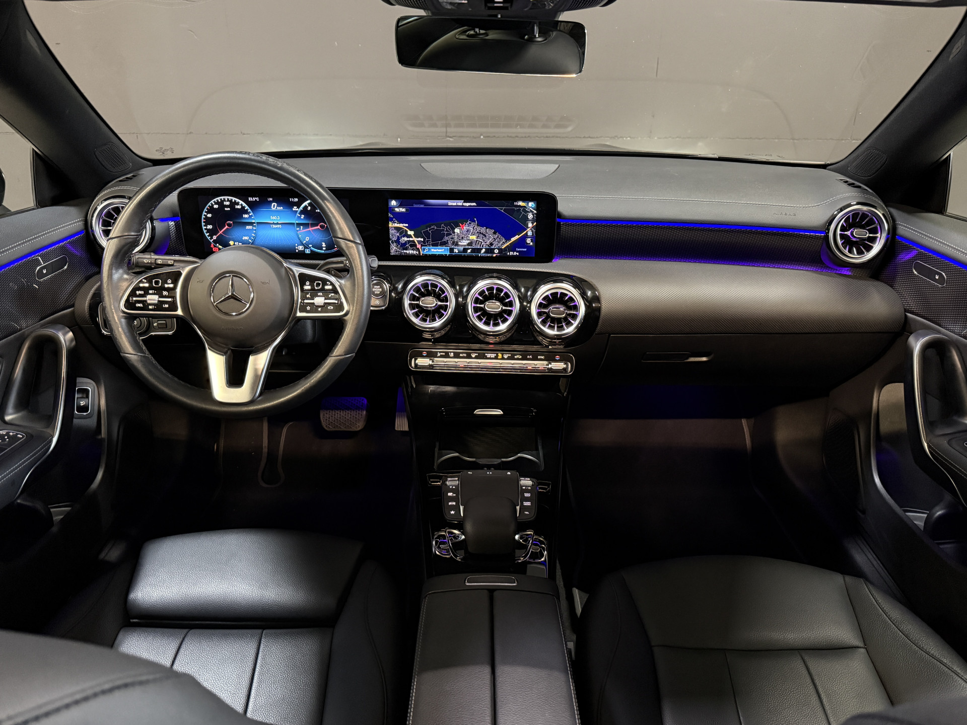 Mercedes-Benz CLA-klasse Shooting Brake 180 Luxury Line | Panoramadak | Leder | Camera | Sfeerverlichting