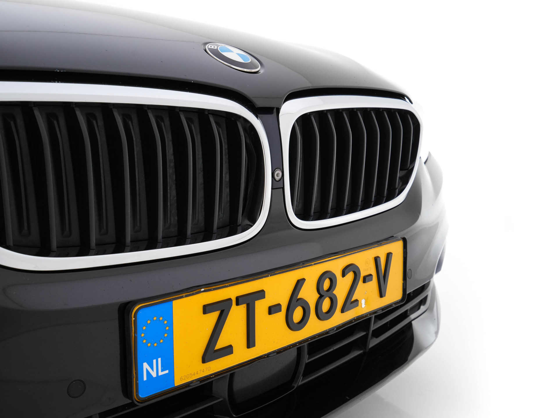 BMW 5-serie Touring 530d Sportline High Executive Aut. *PANO | LEATHER | FULL-LED | MEMORY-PACK | TOP-VIEW | HEATED-COMFORTSEATS | NAVI-FULLMAP | PRIVACY-GLASS | AMBIENT-LIGHT | ECC | CARPLAY | PDC | TOWBAR | SHIFT-PADDLES | 20"ALU*