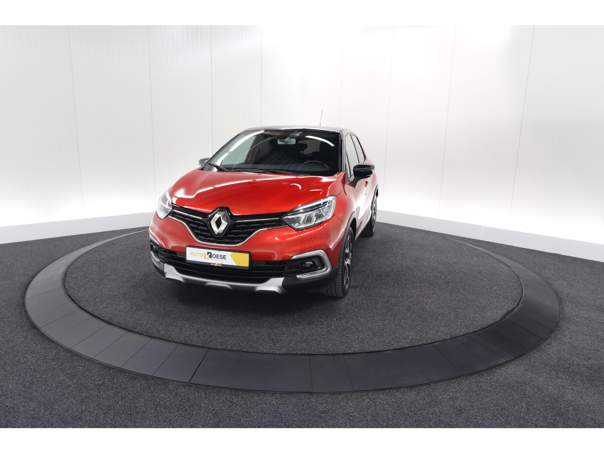 Renault Captur TCe 120 EDC Intens | Trekhaak | Camera | Navigatie | Parkeersensoren