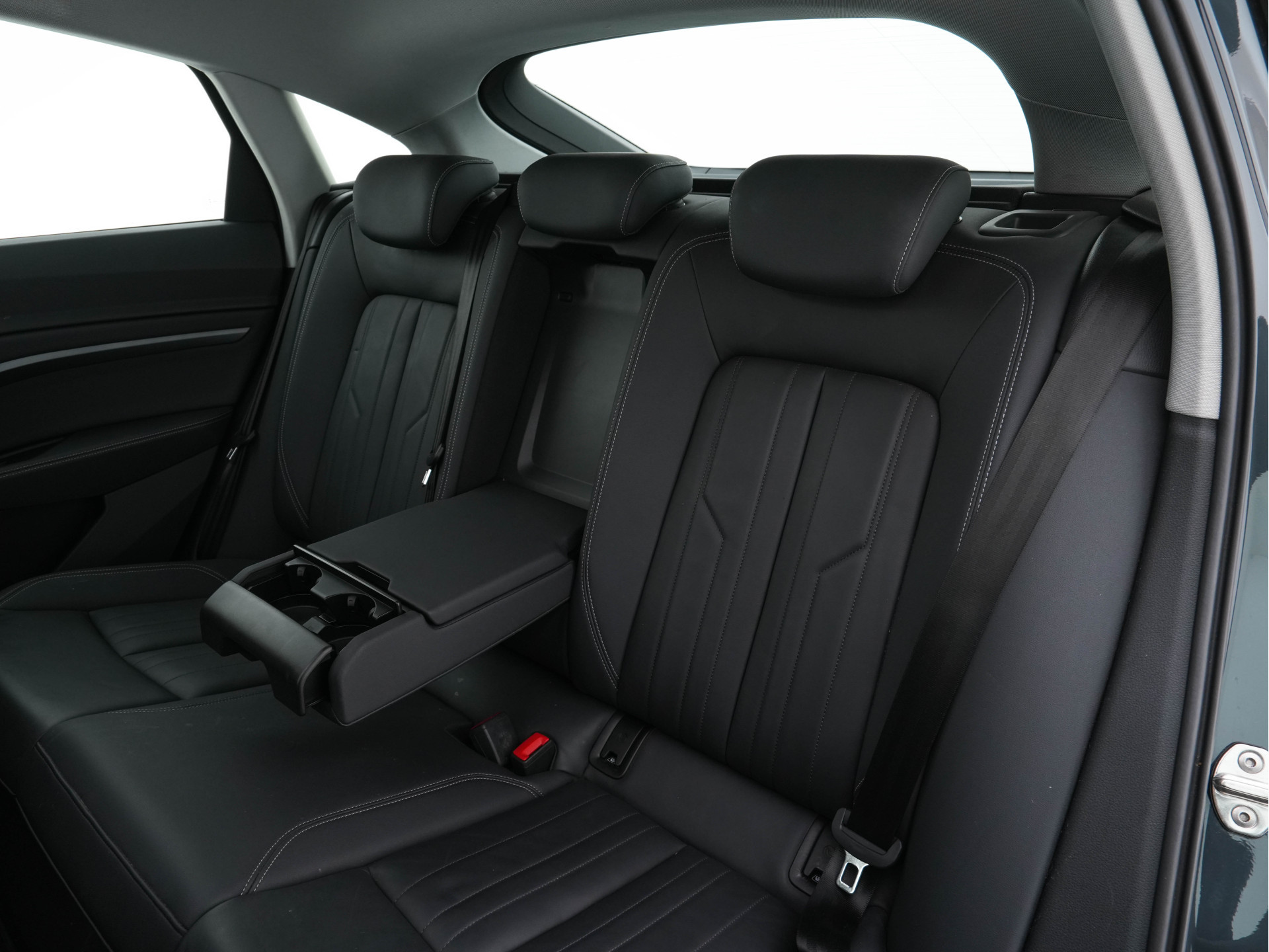 Audi e-tron Sportback 55 Quattro Business-Edition-Plus 95 kWh [ 3-Fase ] Aut. *PANO | MILANO-LUXURY-LEATHER |  ADAPTVE-CRUISE | DIGI-COCKPIT | FULL-LED | MEMORY-PACK | KEYLESS | NAVI-FULLMAP | AUDI-SOUND | COMFORT-SEATS | 20''ALU*