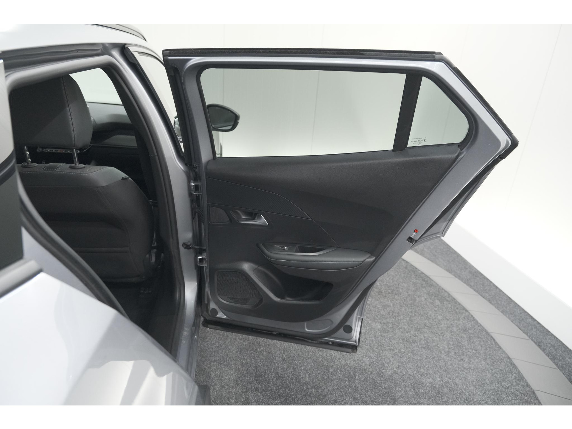 Peugeot 2008 PureTech 130 Allure Pack | Camera | Adaptieve Cruise Control | Apple Carplay | Stoelverwarming