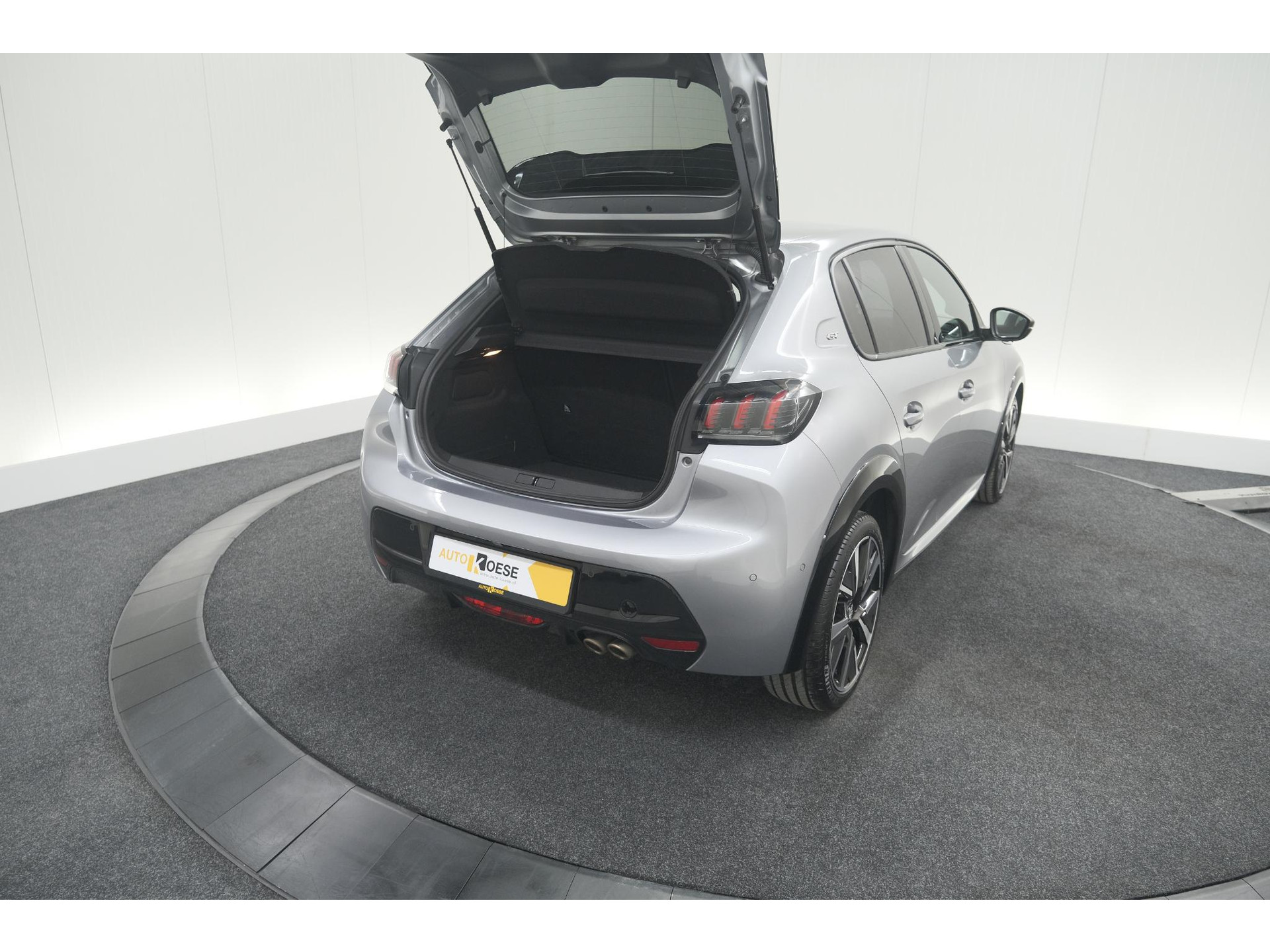 Peugeot 208 PureTech 131 EAT8 GT | Camera | Dodehoekdetectie | Navigatie | Carplay