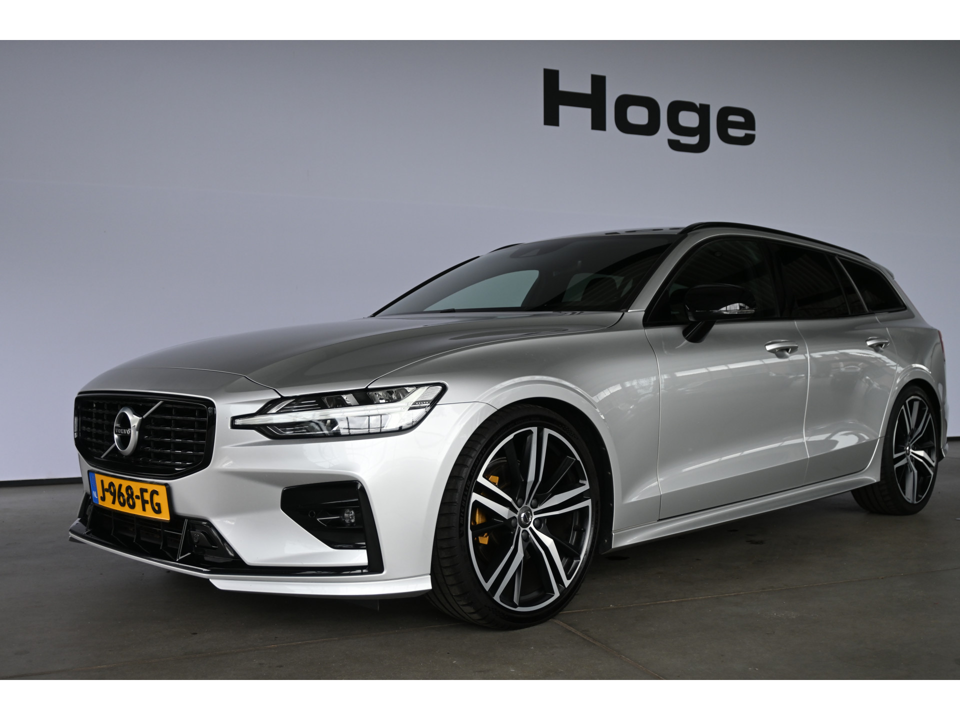 Volvo V60 2.0 B4 R-Design Navigatie Carplay Stoel/Stoelverwarming Virtual Goed Onderhouden! Inruil Mogelijk!