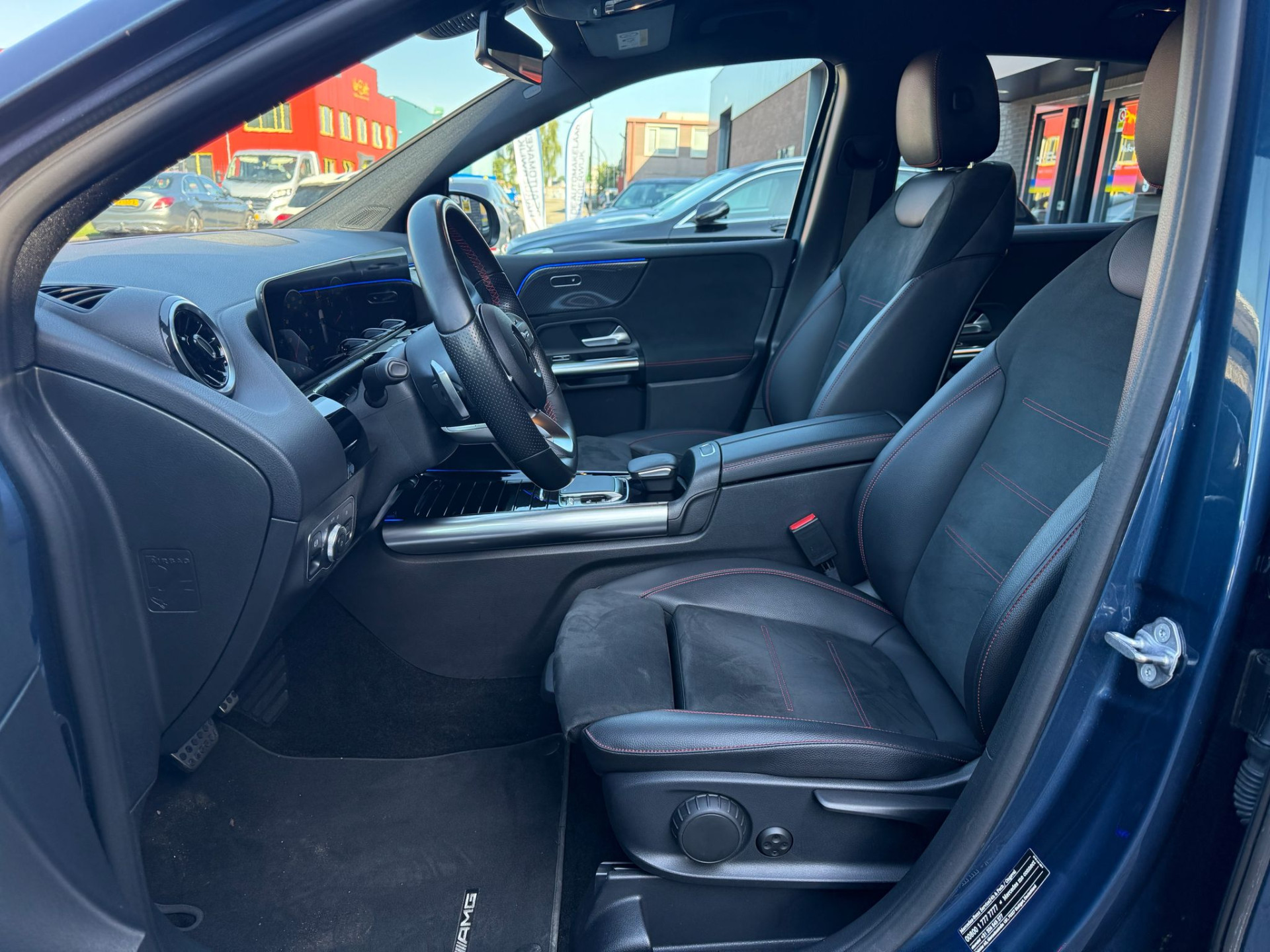 Mercedes-Benz B-klasse 180 Business Solution AMG | 3/6/12MND GARANTIE | AUTOMAAT | LED | CRUISE | CARPLAY | DAB | AIRCO | STOELVERWM. |