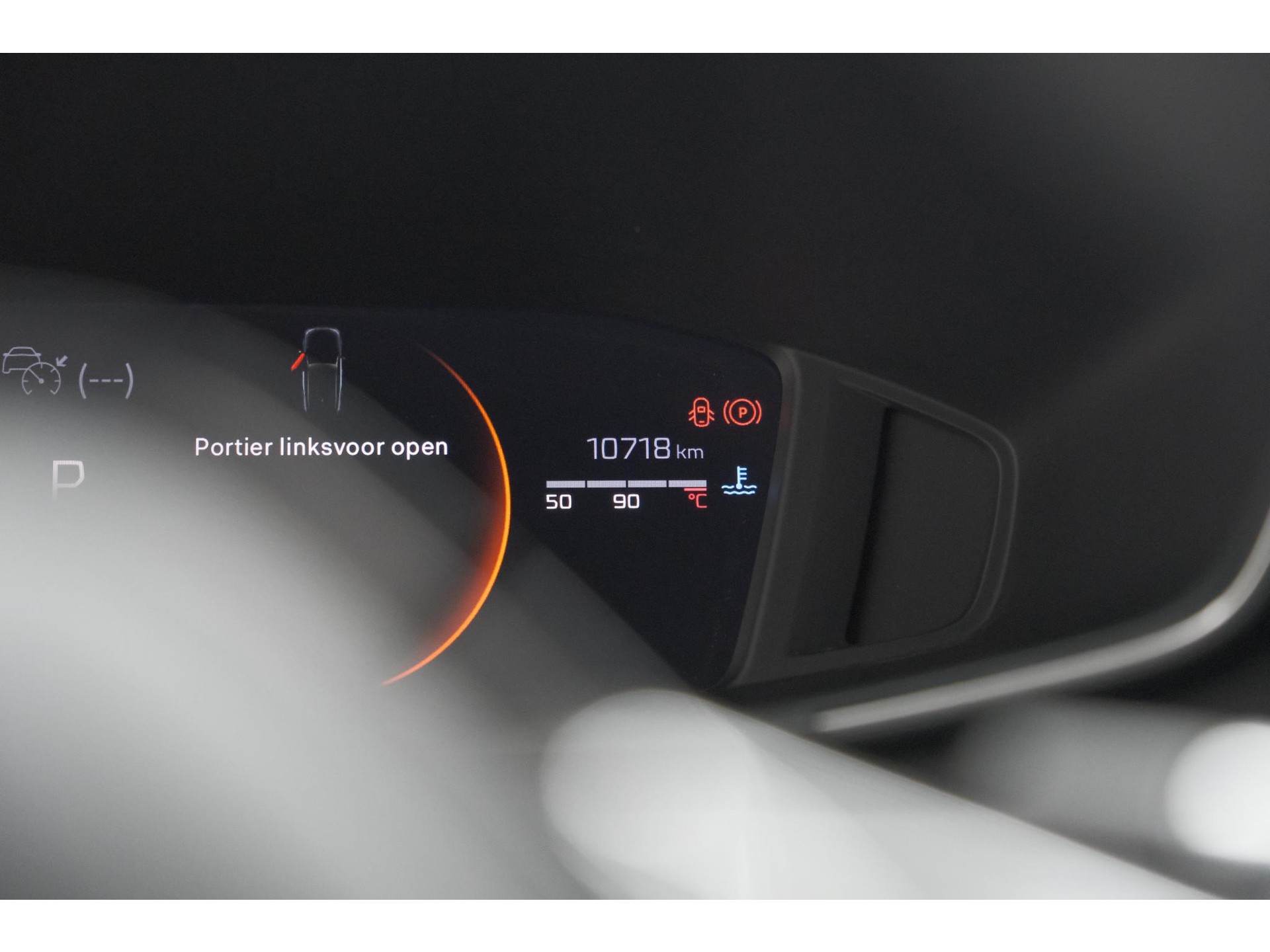 Peugeot 2008 Hybrid 136 e-DCS6 Allure | 360 Camera | Adaptieve Cruise Control | Dodehoekdetectie | Apple Carplay