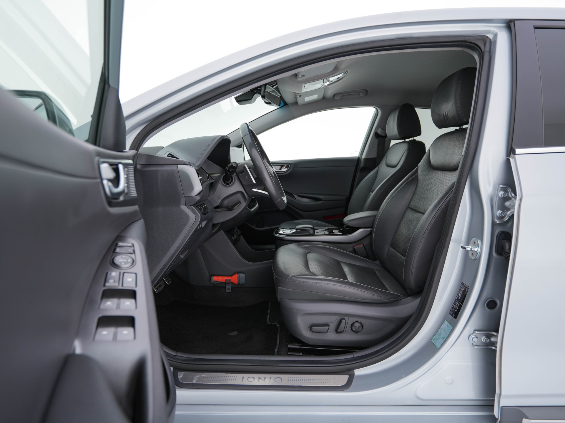 Hyundai IONIQ Premium EV 38 kWh {SOH-100%} Aut *HEATPUMP | LEATHER | FULL-LED | ADAPTIVE-CRUISE | KEYLESS | NAVI-FULLMAP | DAB | CAMERA | MEMORY-PACK | DIGI-COCKPIT | HEATED/VENTILATED-SEATS | CCS- FASTLOADER | PRIVACY-GLASS |