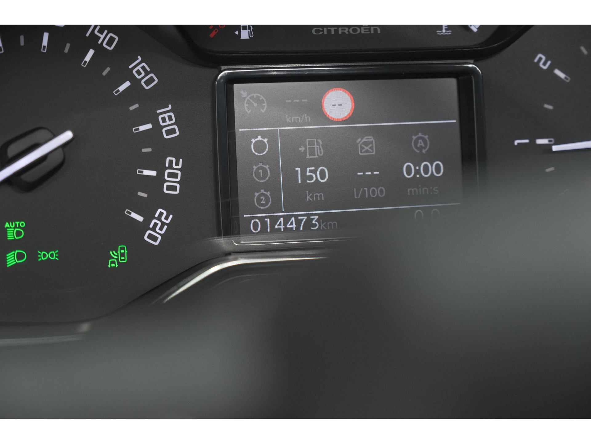 Citroen C3 Aircross PureTech 130 EAT6 Shine | Schuif-/Kanteldak | Camera | Dodehoekdetectie | Head-Up Display