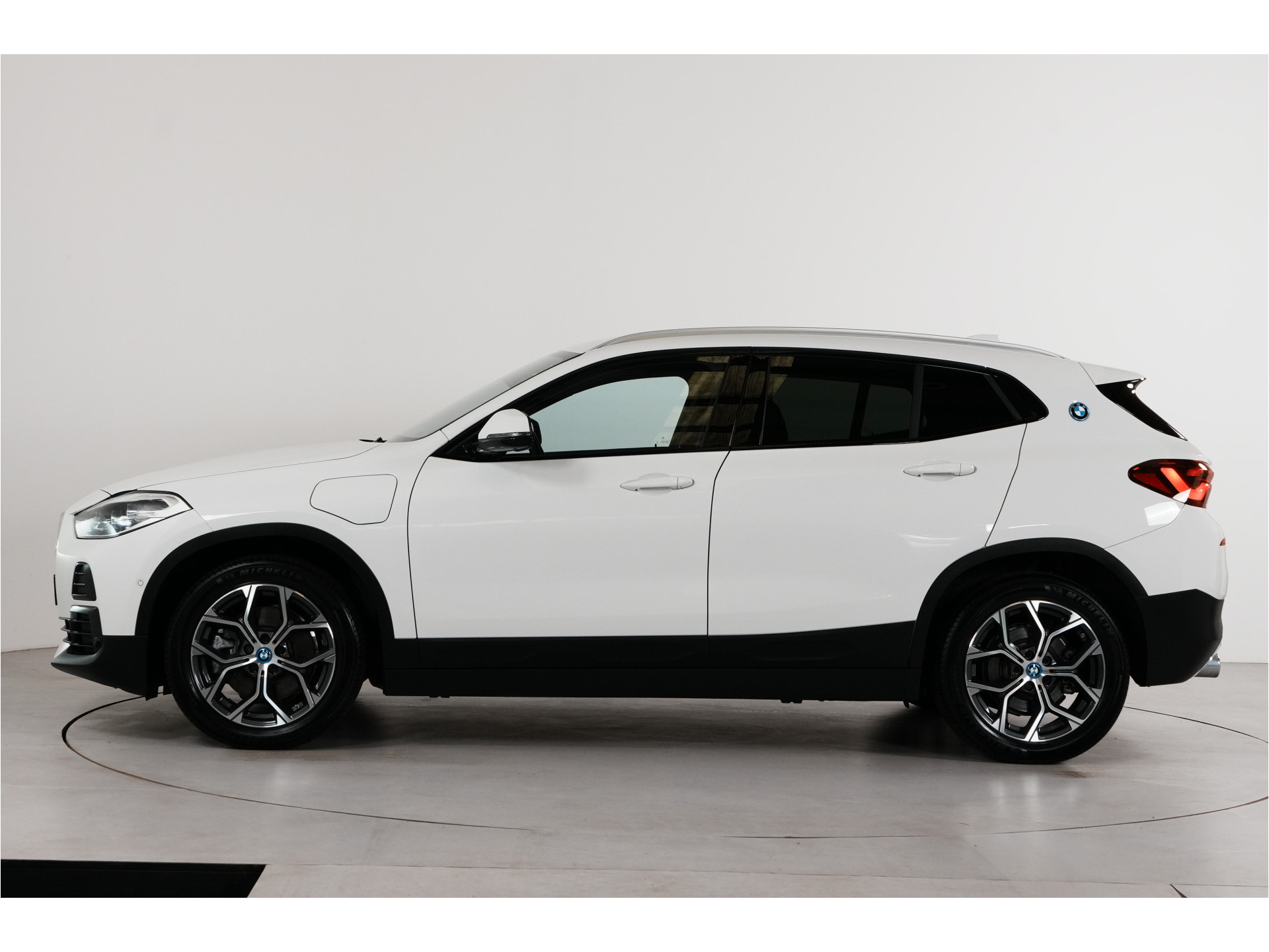 BMW X2 xDrive25e PHEV 220 pk | SOH 92% | M Sport int. | Adaptive Cruise  | Camera |