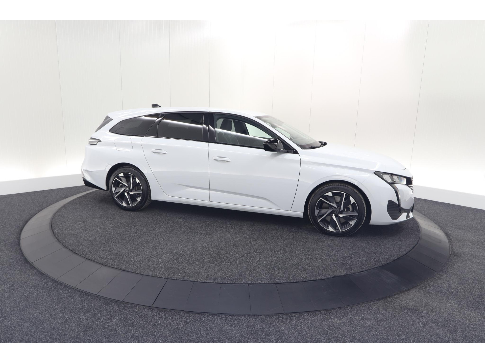 Peugeot 308 SW 1.6 Plug-in Hybrid 180 Allure | Perfecte Staat | 360 Camera | Adaptieve Cruise Control | Navigatie | Apple Carplay