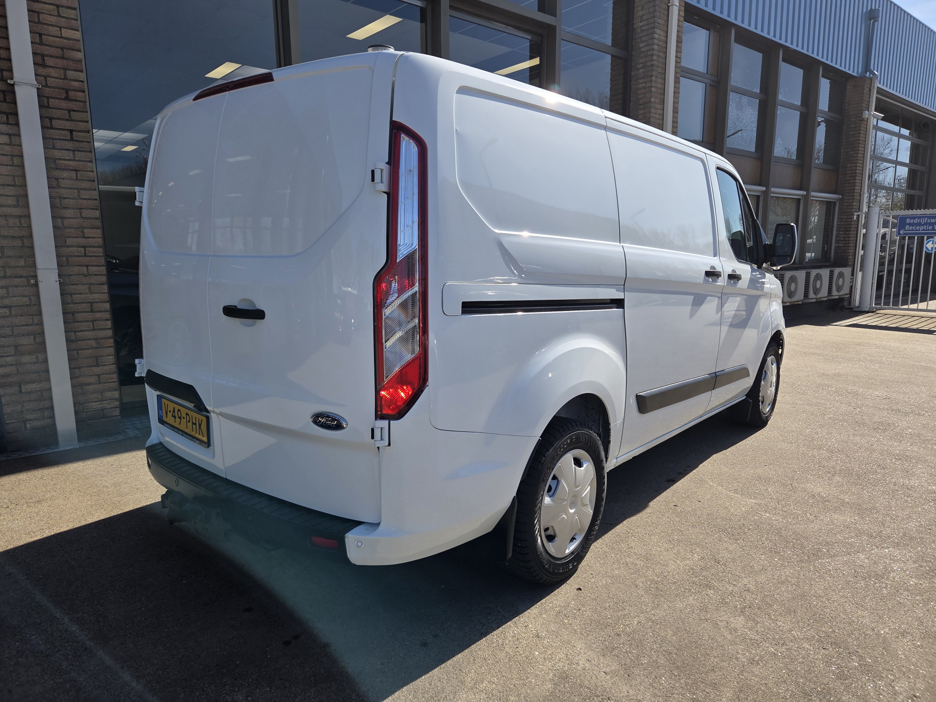 Ford Transit Custom 2.0 TDCI Automaat  Trend Airco Cruisecontrol Navi Trekhaak Verwarmde stoel