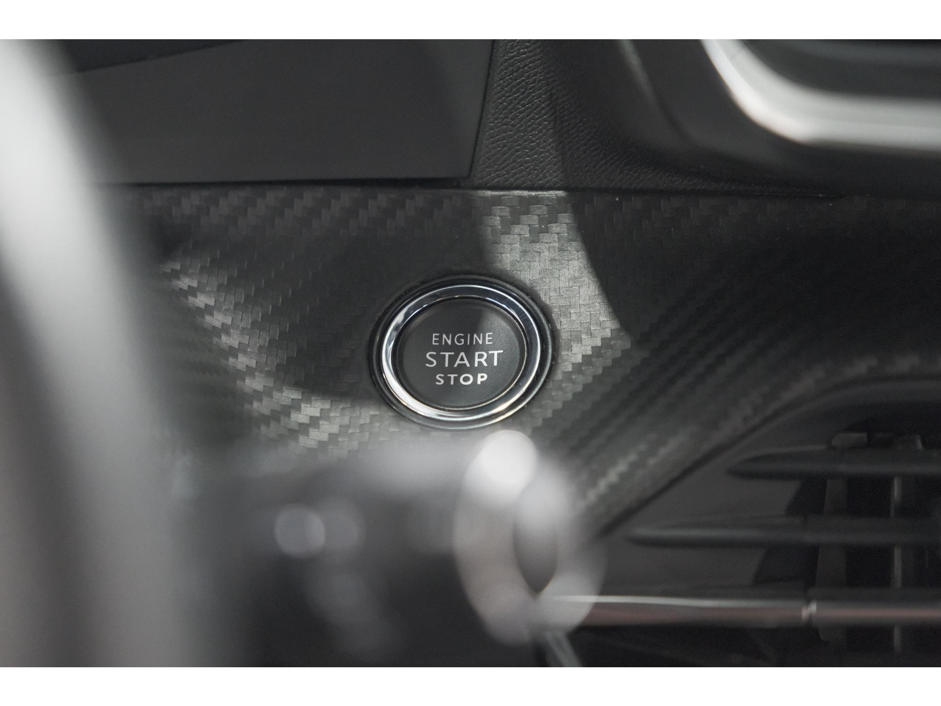 Peugeot 208 Hybrid 136 e-DCS6 GT Camera | Apple Carplay & Android Auto | Parkeersensoren