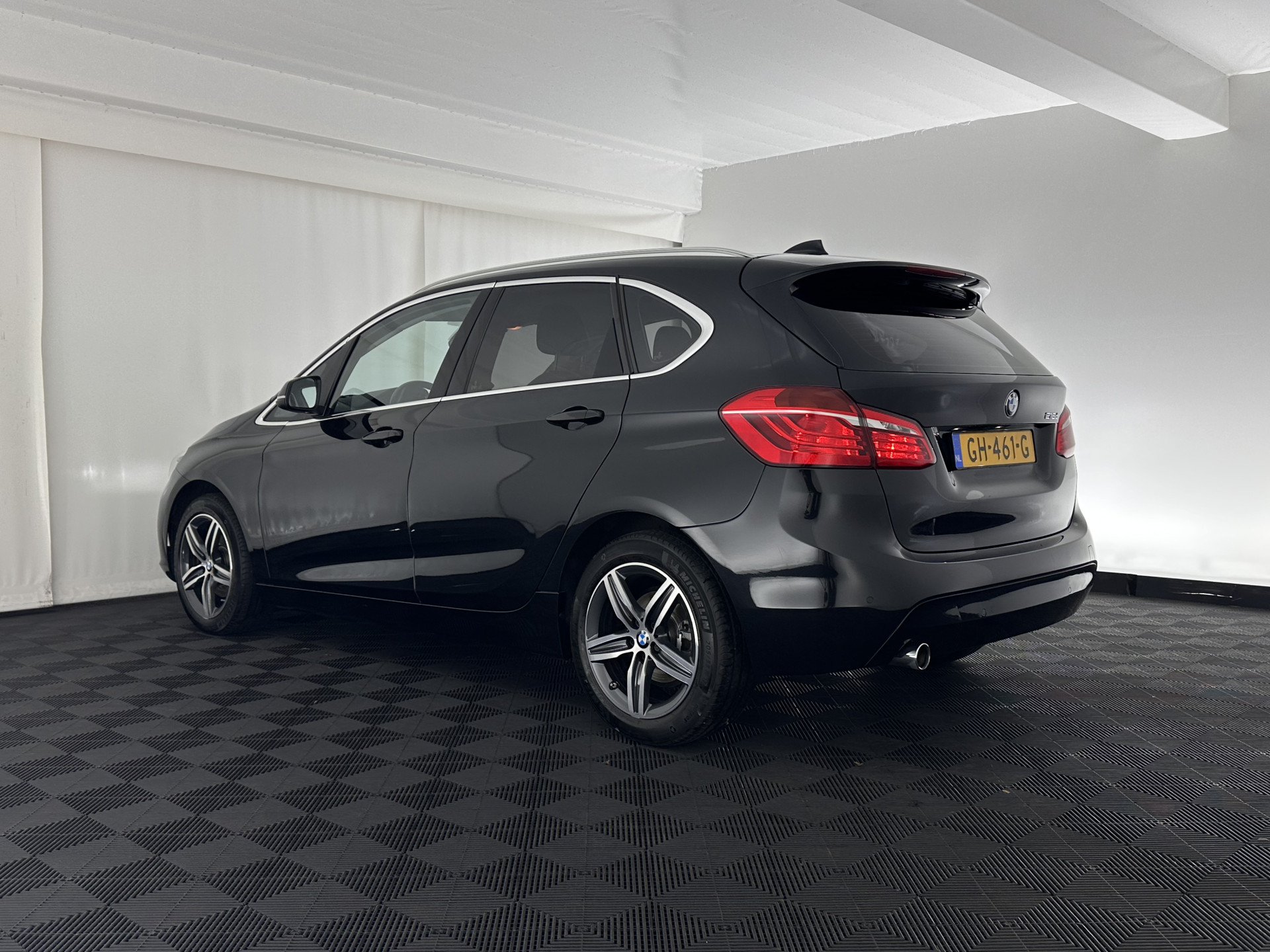 BMW 2-serie Active Tourer 218d Essential *NAVI-FULLMAP | COMFORTSEATS | PRIVACY-GLASS | ECC | PDC | CRUISE | TOWBAR | 17''ALU *