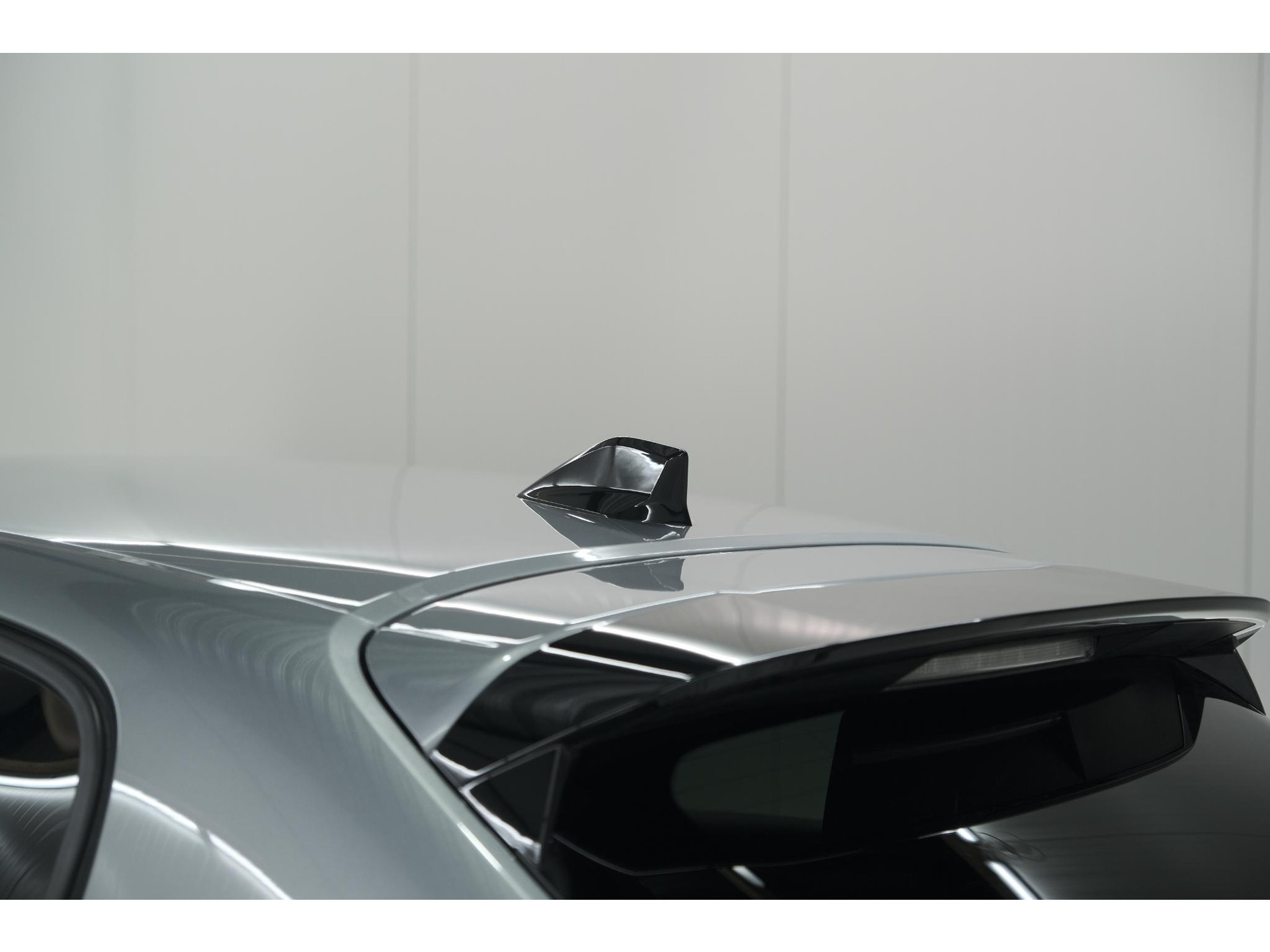 Peugeot 208 PureTech 100 GT Dark Edition | Camera | Navigatie | Apple Carplay | Parkeersensoren