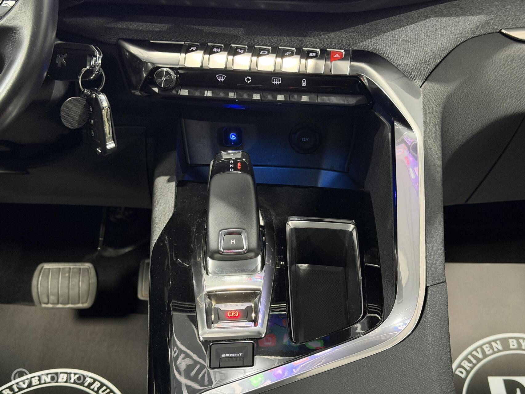 Peugeot 3008 1.2 PureTech Active|Automaat|CarPlay|Camera|Trekhaak|NAP