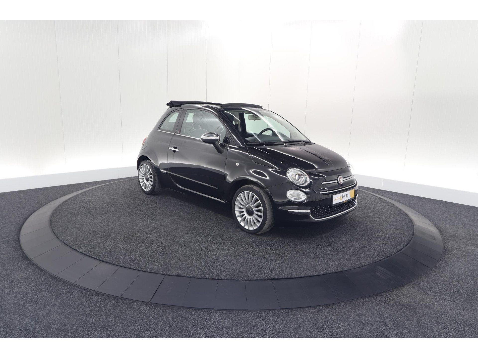 Fiat 500 C TwinAir Turbo Lounge | Parkeersensoren | Climate control | Cruise control | Apple Carplay