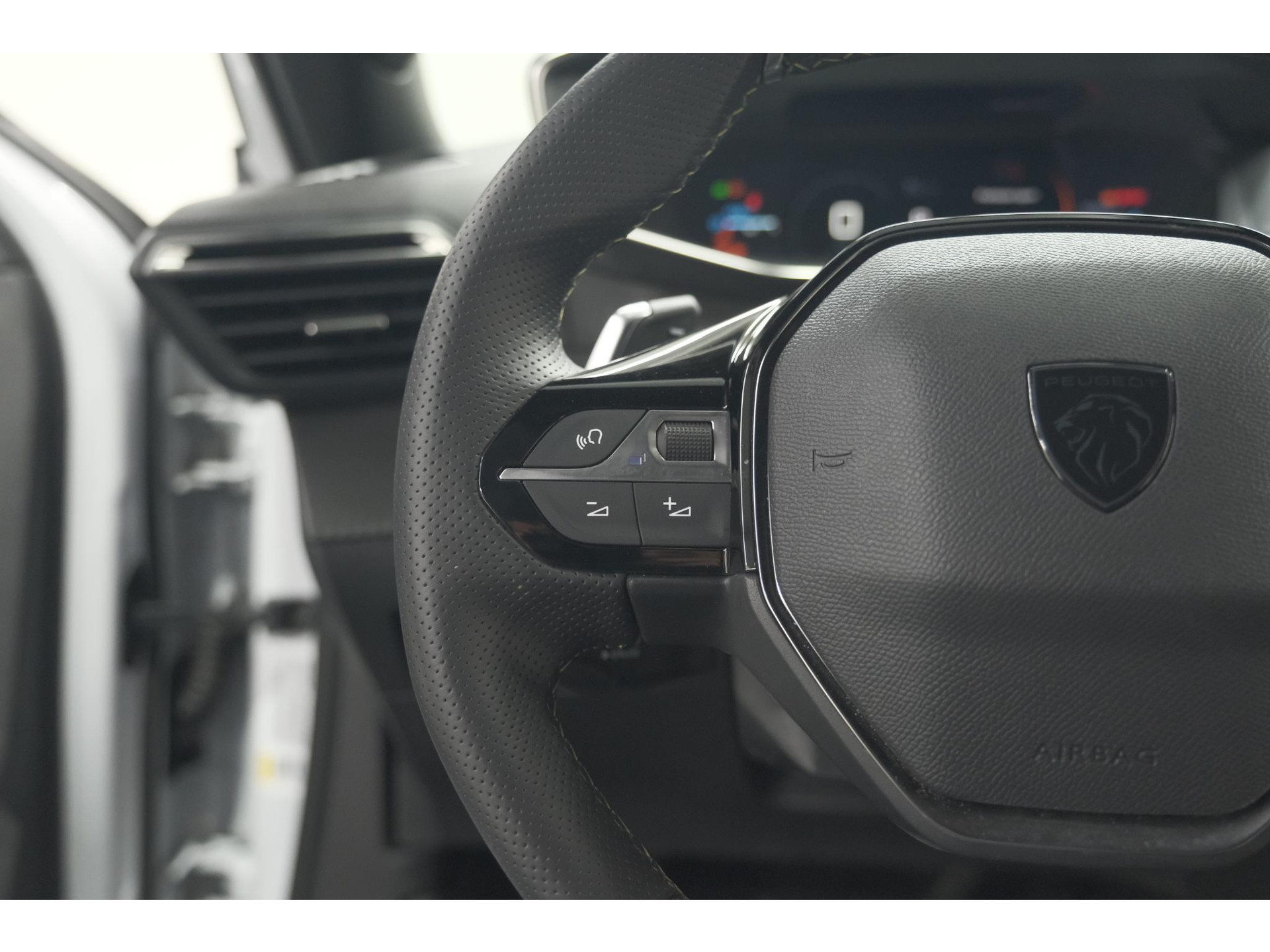 Peugeot 2008 PureTech 130 EAT8 GT | Camera | Apple Carplay | Parkeersensoren
