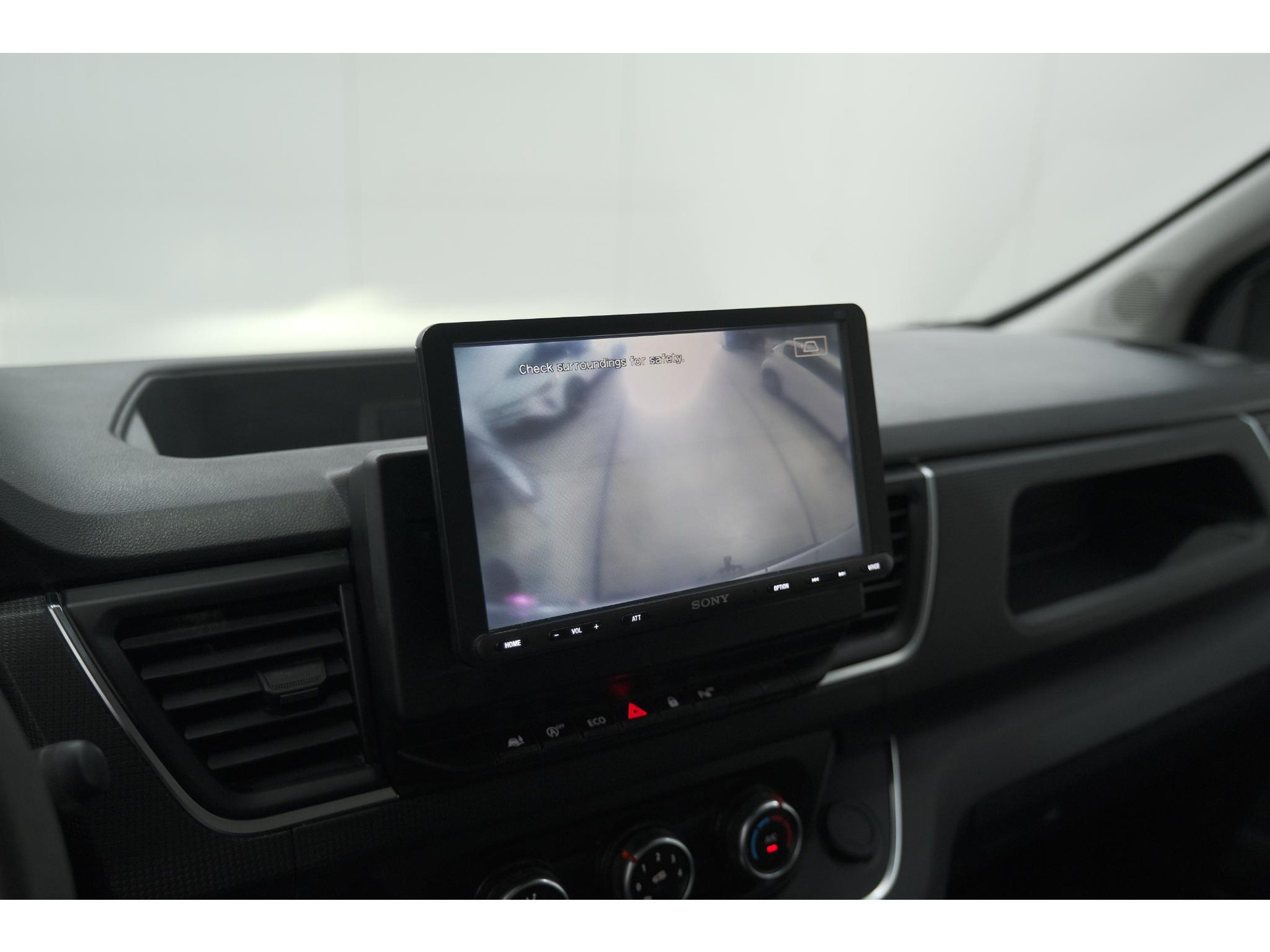 Nissan Primastar 2.0 dCi L2H1 Acenta | METEEN KLAAR VOOR ELKE KLUS! | Trekhaak | Camera | Vloerplaat