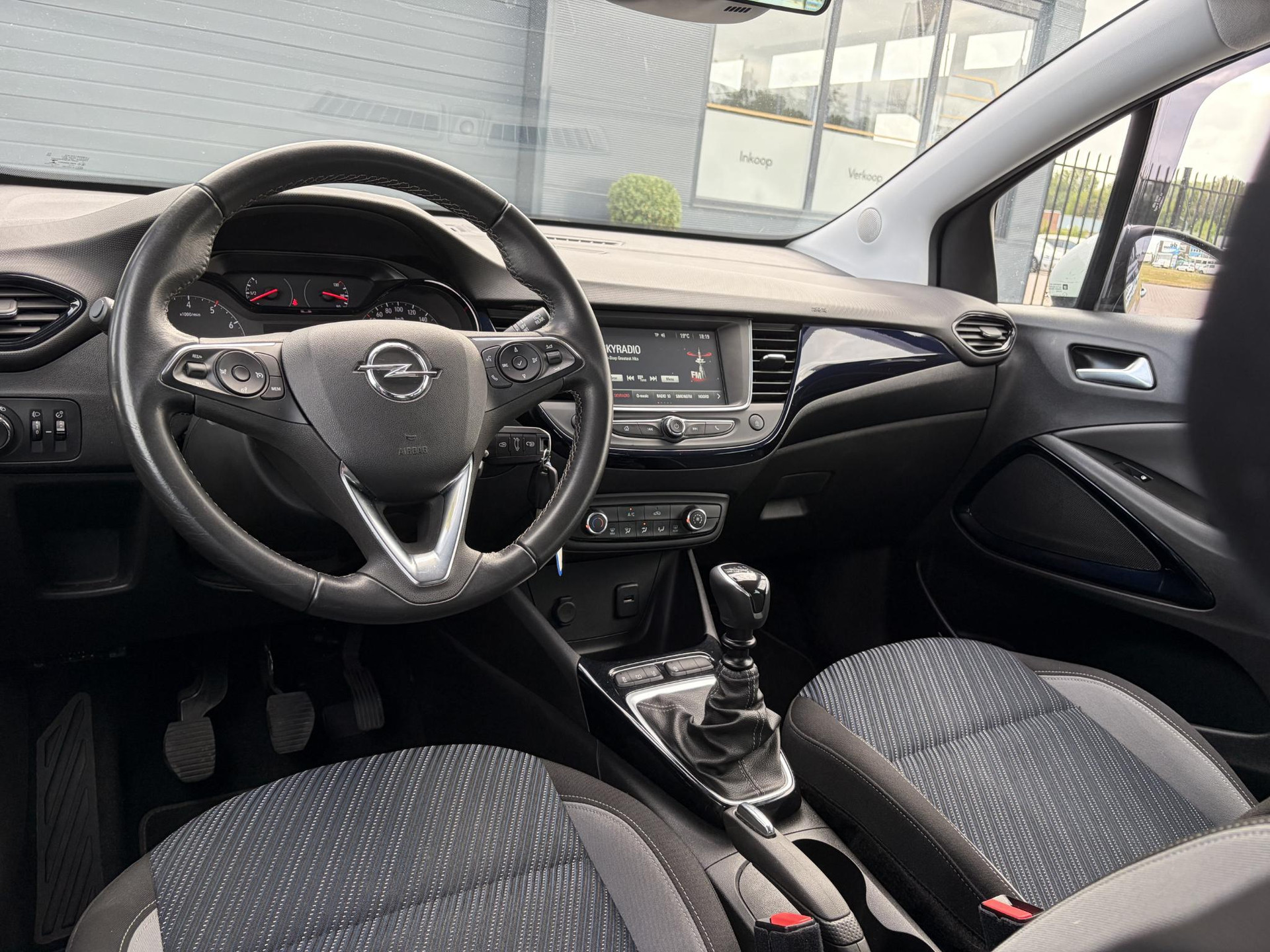 Opel Crossland X 1.2 Turbo 120 Jaar Edition ✓110pk✓D-riem vv in 2025✓2e Eigenaar✓Carplay✓Lm velgen✓N.A.P✓6 Bak✓Airco✓Cruise✓Pdc✓Rijstrooksensor✓Nieuwe Apk bij Aflevering