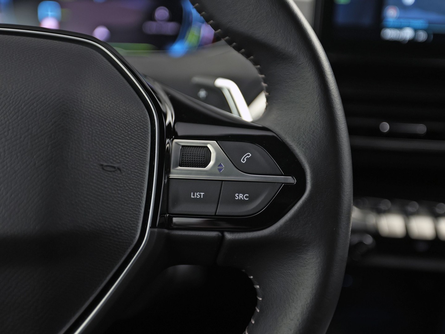 Peugeot 3008 1.6 HYbrid 225 Allure Sport 225Pk Automaat (APPLE CARPLAY, GROOT NAVI, KEYLESS, LEDER, 360 CAMERA, SPORTSTOELEN, ZWART HEMEL, GETINT GLAS, NIEUWSTAAT)
