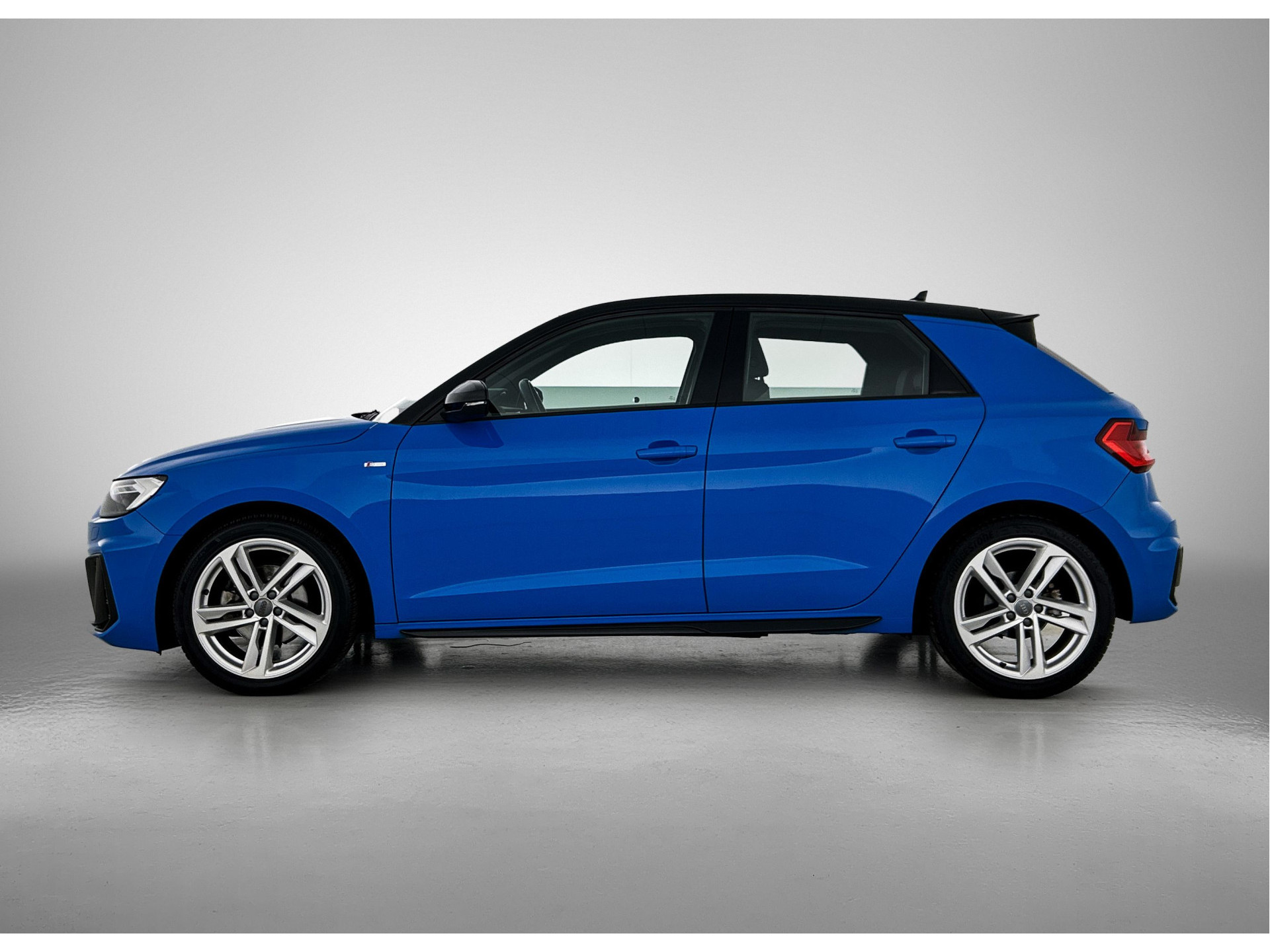 Audi A1 Sportback 30 TFSI S Line edition one | NAVI | STOELVERWARMING | CLIMAT CONTROL | PARKEER SENSOREN V+A