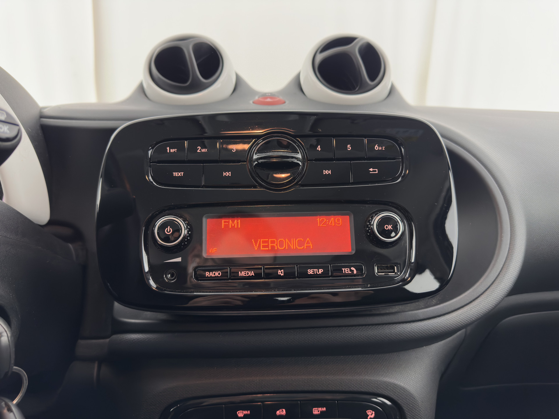 Smart forfour EQ Essential 18 kWh [ 3-Fase ] {SOH-95%} (INCL.BTW) *FULL-LEATHER | AIRCO | CRUISE | COMFORT-SEATS | 15''ALU*