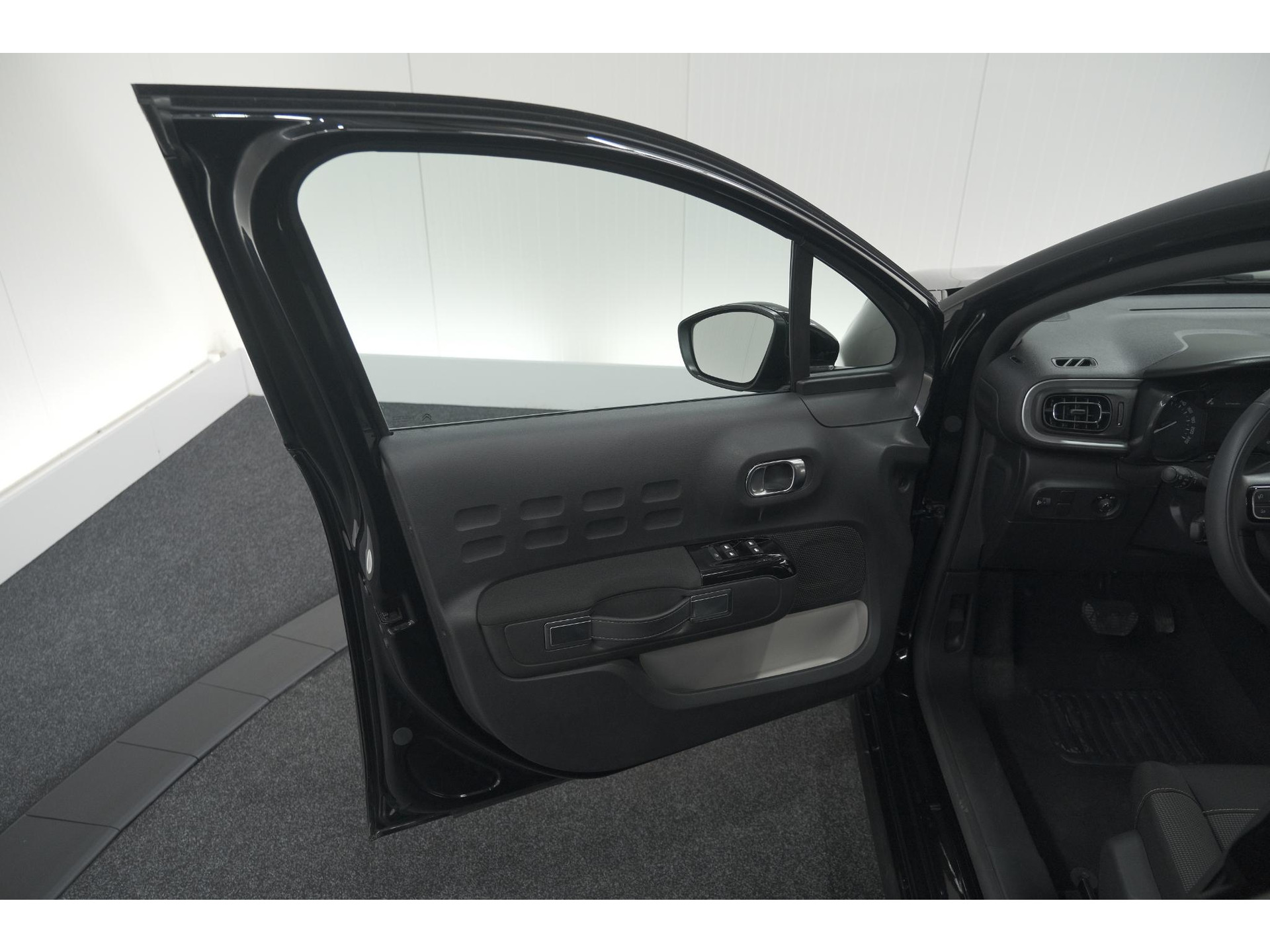 Citroen C3 PureTech 110 EAT6 Max | Apple Carplay | Parkeersensoren | Climate Control | 16 Inch Lichtmetalen Velgen