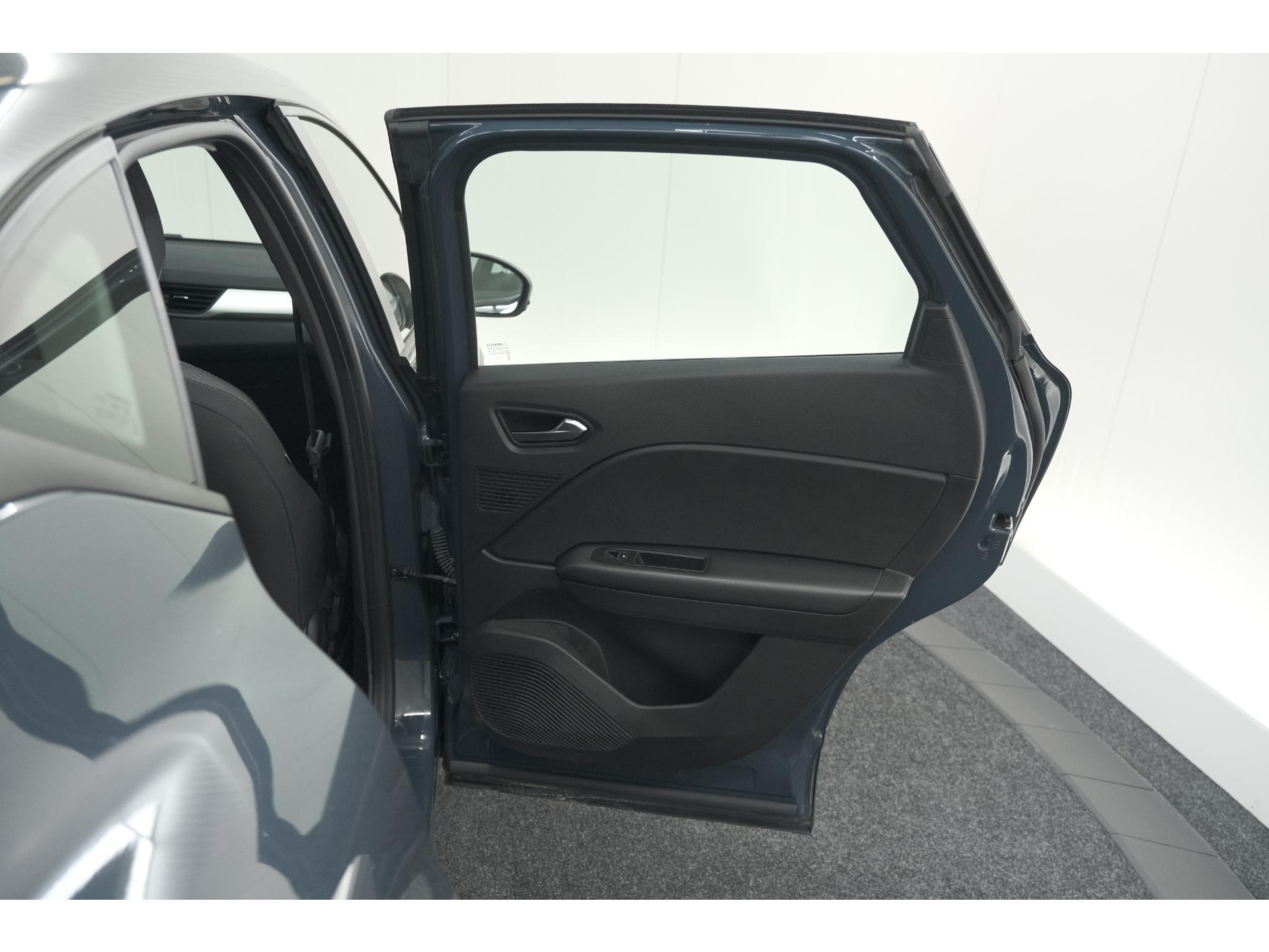 Renault Captur 1.6 E-Tech Plug-in Hybrid 160 Business | Parkeersensoren | Apple Carplay | Navigatie | Climate Control