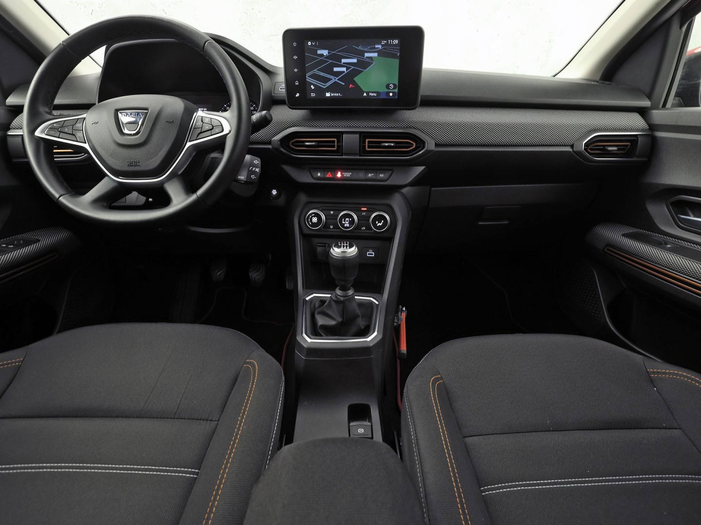 Dacia Sandero 1.0 TCe 100 Bi-Fuel Comfort (GROOT NAVI, CLIMATE, CAMERA, LM VELGEN, KEYLESS, SPORTSTOELEN, CRUISE, TREKHAAK, NIEUWSTAAT)