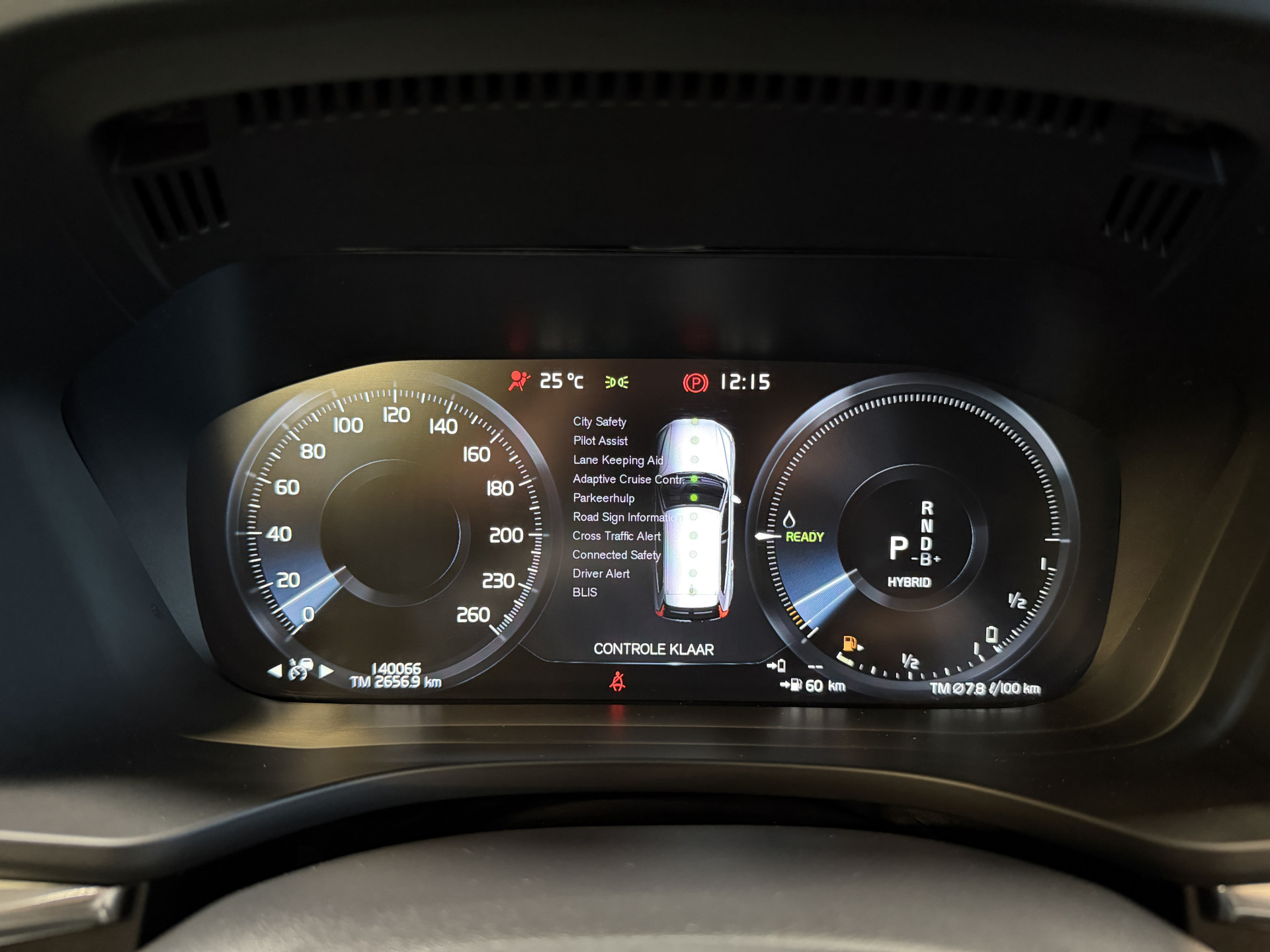 Volvo XC60 2.0 Recharge T8 AWD Inscription | Panoramadak | Elektr. trekhaak | Harman/Kardon | Camera | Stoel/stuurverwarming | Adapt. cruise