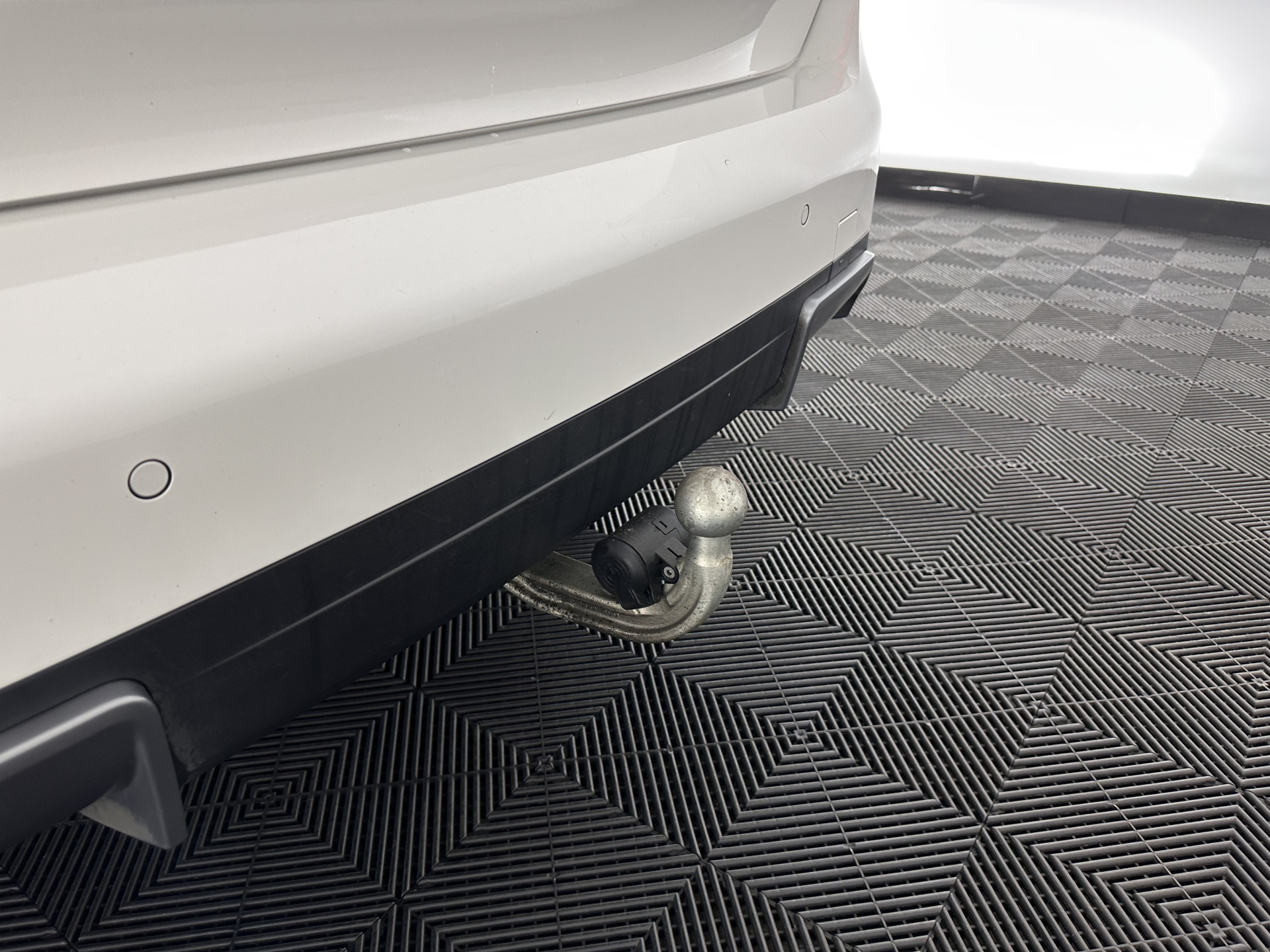 BMW iX3 High Executive 80 kWh [ 3-Fase ] (INCL-BTW) Aut. *PANO | LEATHER | HARMAN/KARDON | FULL-LED | BLINDSPOT | MEMORY-PACK | DIGI-COCKPIT | HEATED-SPORTSEATS | KEYLESS | TOPVIEW | DAB+ | NAVI-FULLMAP | HEAD-UP | PRIVACY-GLASS | 2