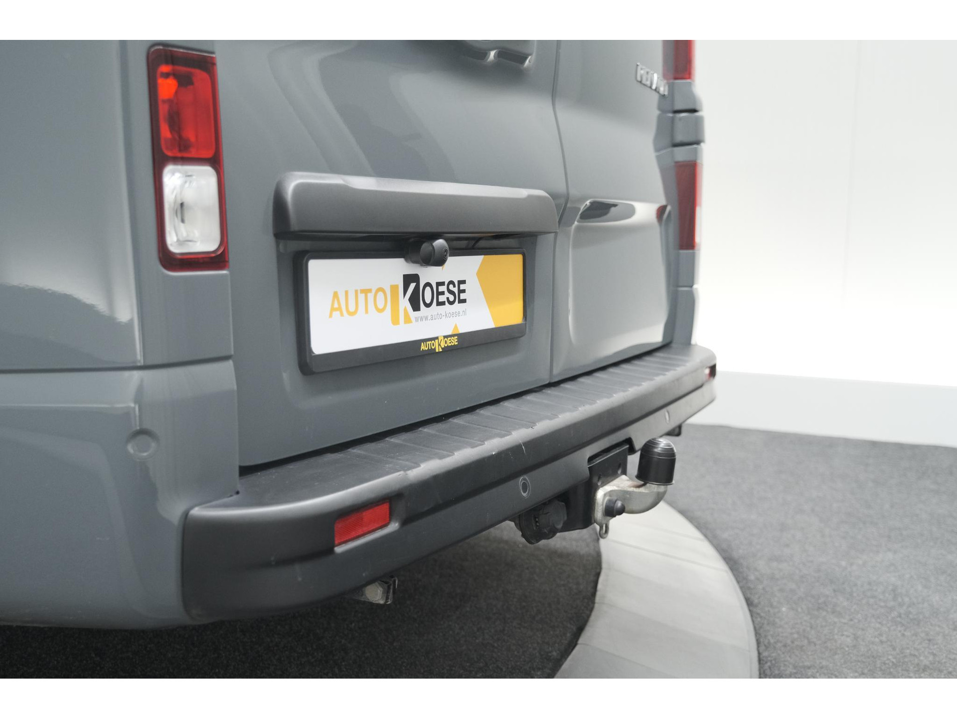 Renault Trafic 2.0 dCi 110 T30 L2H1 Work Edition | Trekhaak | Camera | Navigatie | Sidebars | Betimmering Laadruimte