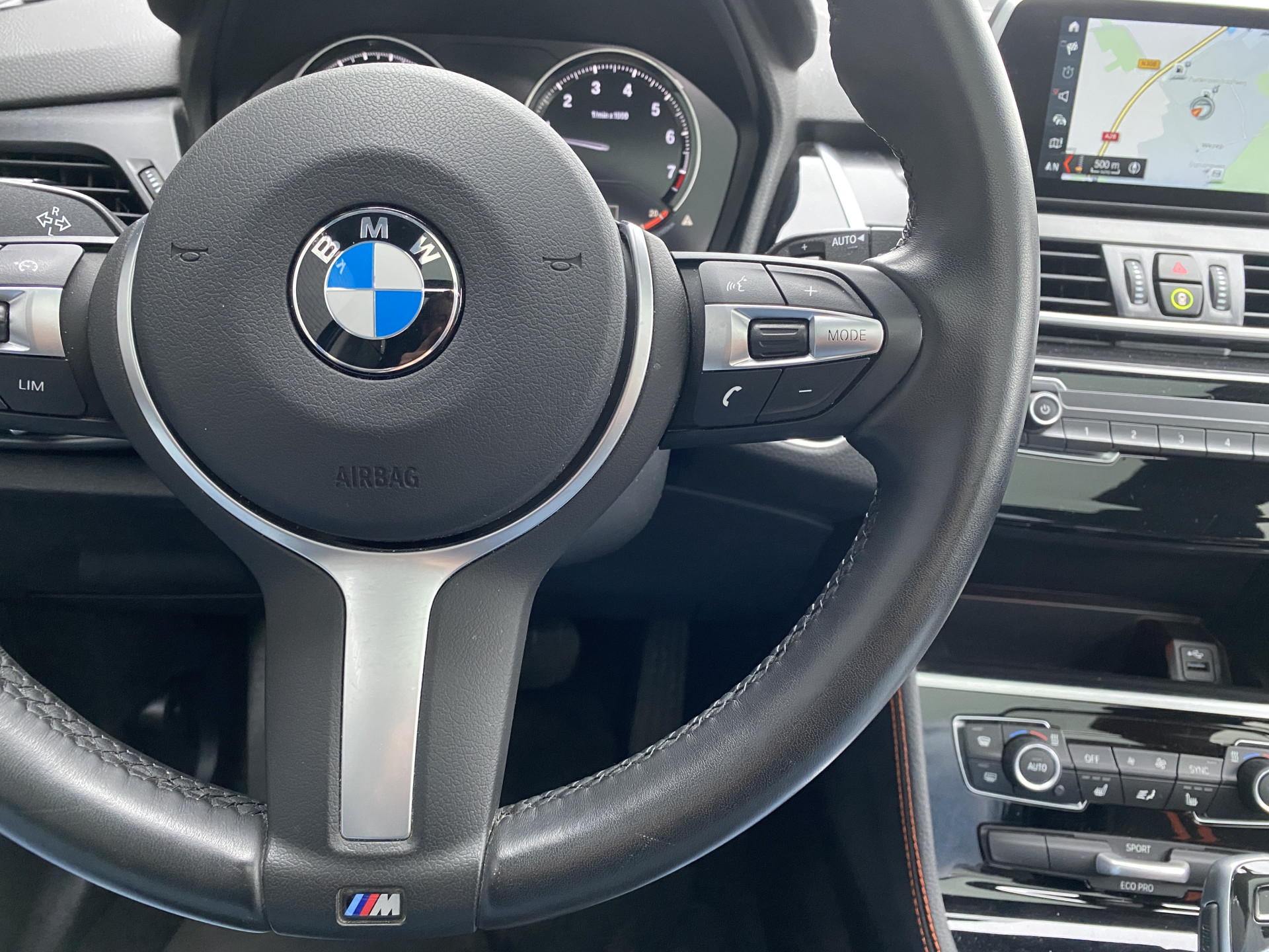BMW 2-serie Active Tourer 220i High Executive Edition 192 pk M-sport AUT. | dealer onderhouden | navigatie | trekhaak | panoramadak