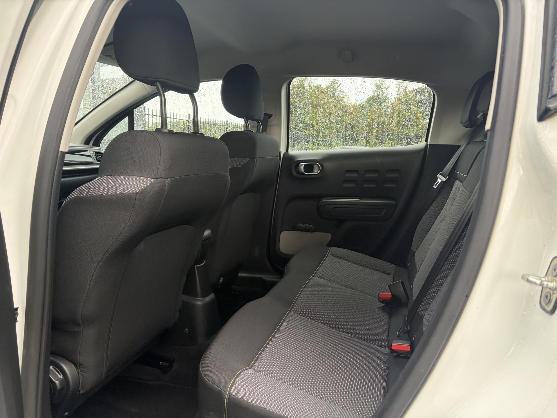 Citroen C3 1.2 PureTech Feel 105g ✓Nieuwe D-riem✓Airco✓Cruise✓Pdc✓Rijstrooksensor✓Pdc✓Net beurt gehad✓2e Eigenaar✓Bj 12-2017✓N.A.P✓Apk tot 06-2026