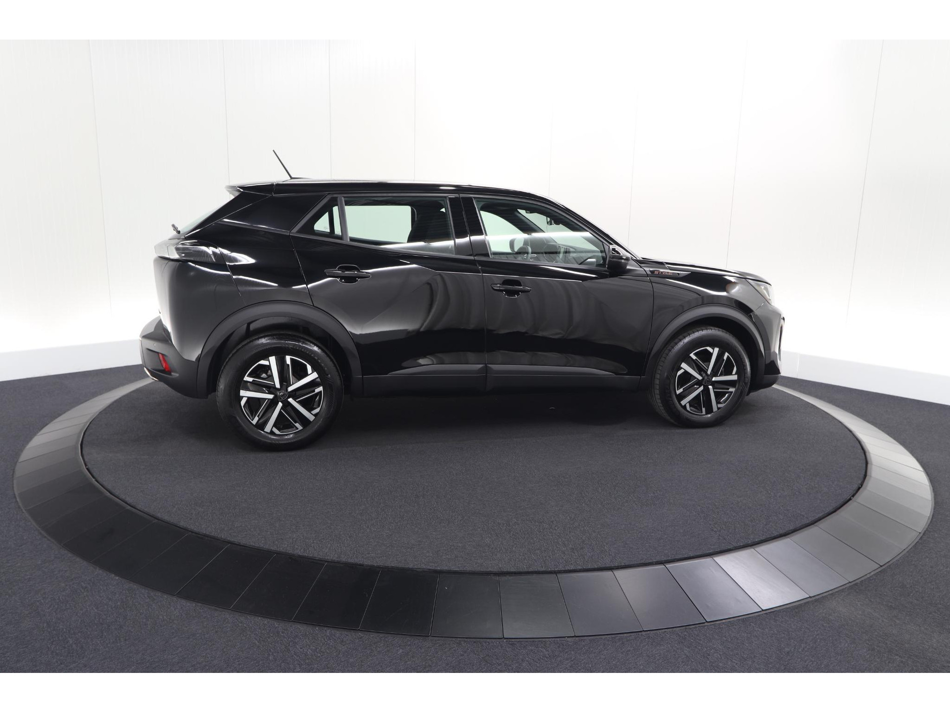 Peugeot 2008 1.2 Hybrid 136 Style | Apple Carplay | Parkeersensoren | Climate Control