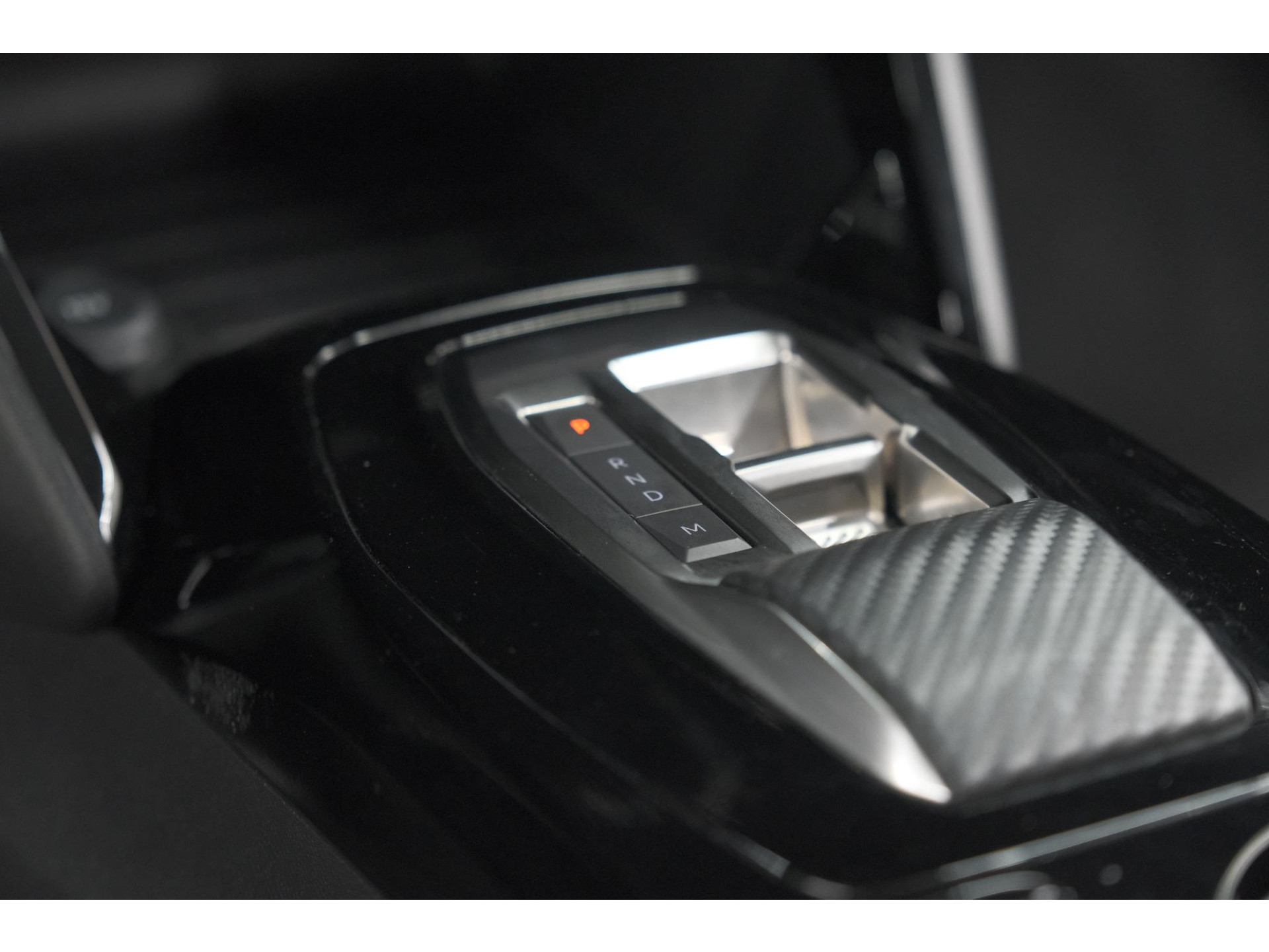 Peugeot 208 1.2 Hybrid 110 e-DSC6 Allure | IJSKOUDE Climate Control | Apple Carplay | Parkeersensoren