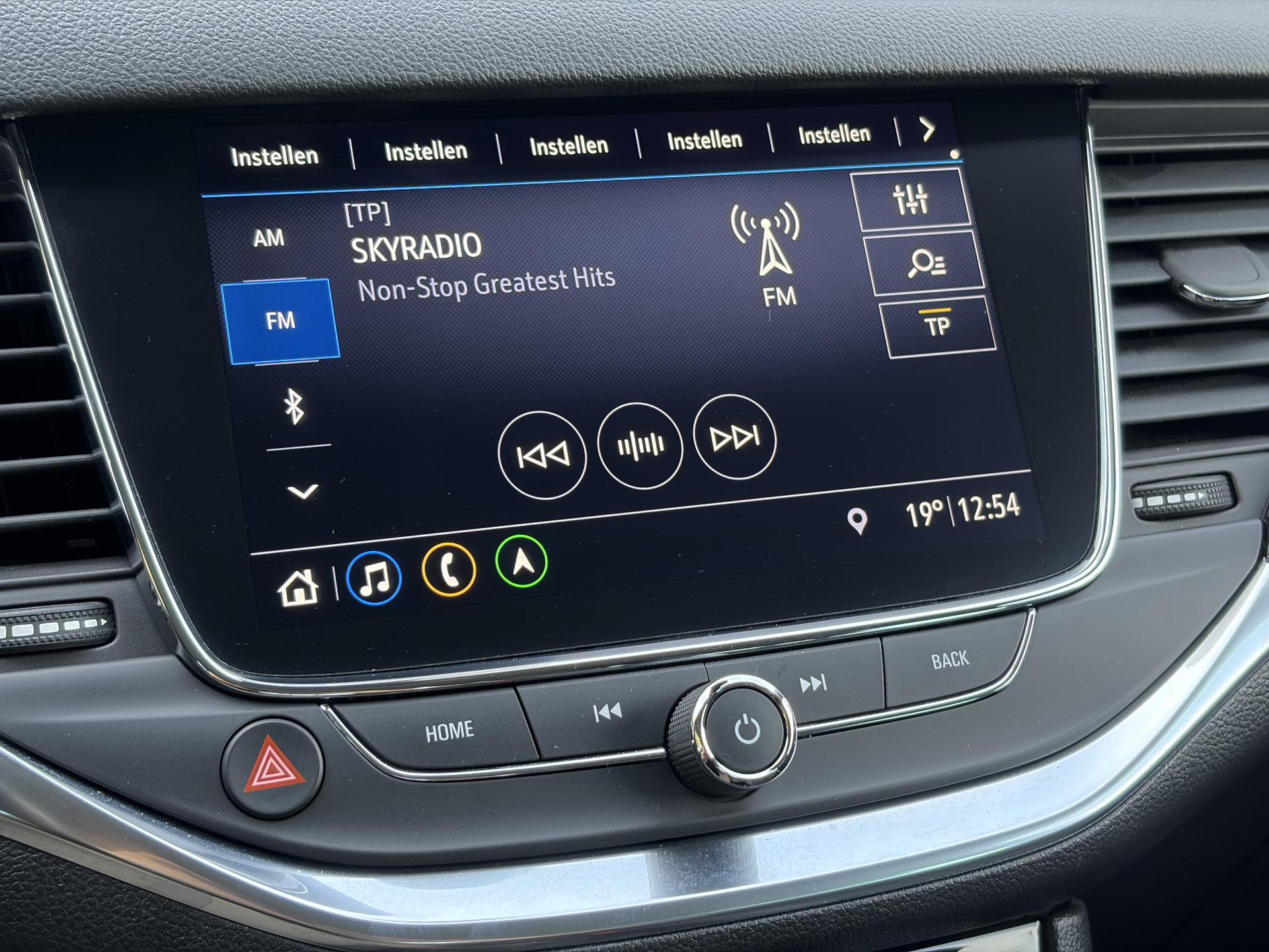 Opel Astra Sports Tourer 1.2 Business Elegance ✓1e Eigenaar✓110pk✓Carplay✓Camera✓Navi✓Clima✓Cruise✓Halfleder✓Comfortstoel✓Pdc V+A✓6 Bak✓Dealer Onderhouden✓Keyless✓Lm velgen✓N.A.P✓Apk tot 06-2027