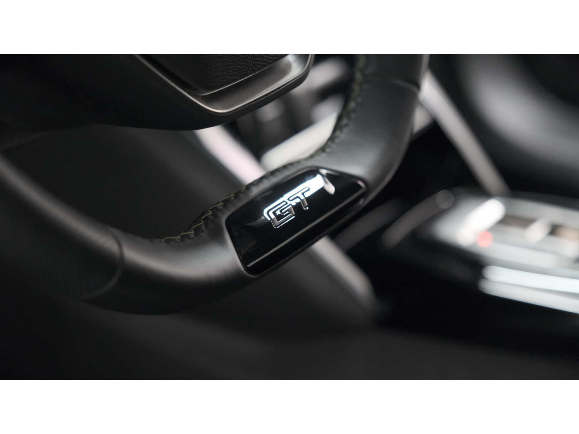 Peugeot 2008 PureTech 130 EAT8 GT | 360 Camera | Adaptieve Cruise Control | Dodehoekdetectie | Apple Carplay