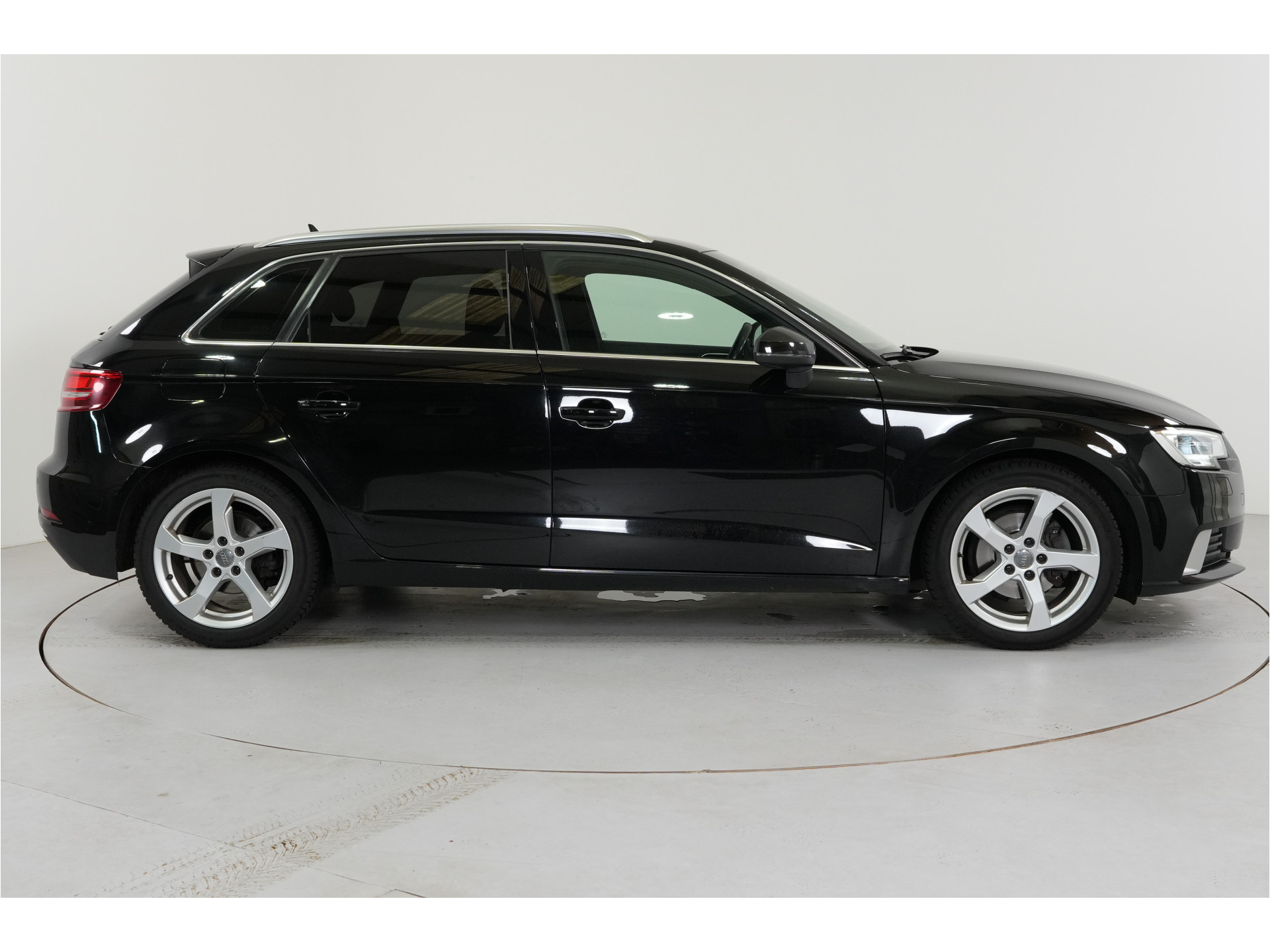 Audi A3 Sportback 35 TFSI CoD Design Pro Line Plus | Trekhaak | Stl. verw. | Climate | PDC | LED |