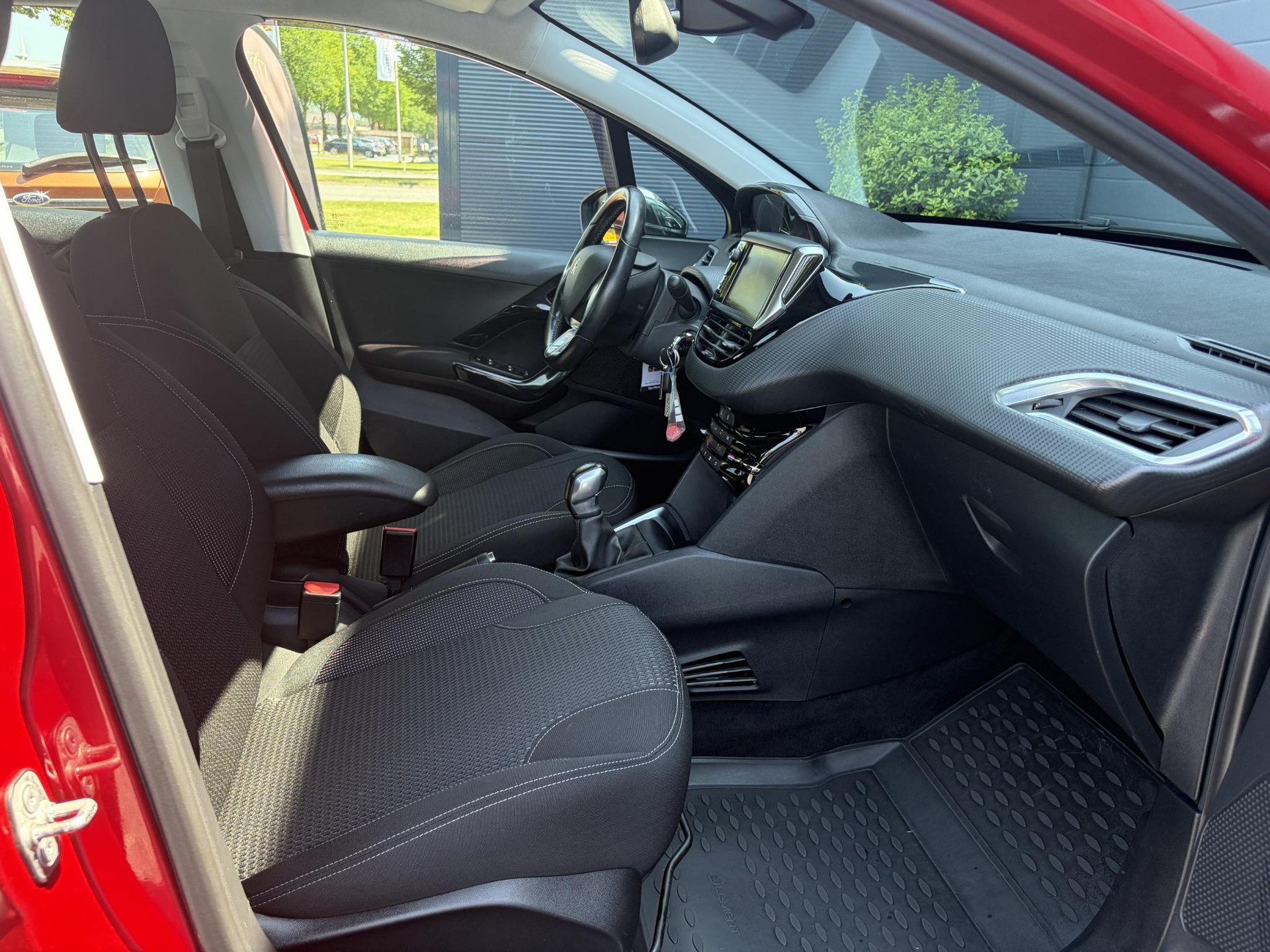 Peugeot 208 1.2 PureTech Allure 1e Eigenaar,D-riem vv in 2023,Afn.Trekhaak,Dealer Onderhouden,Carplay,Navi,Clima,Cruise,Lm velgen,110pk,N.A.P,Pdc,Apk tot 07-2027