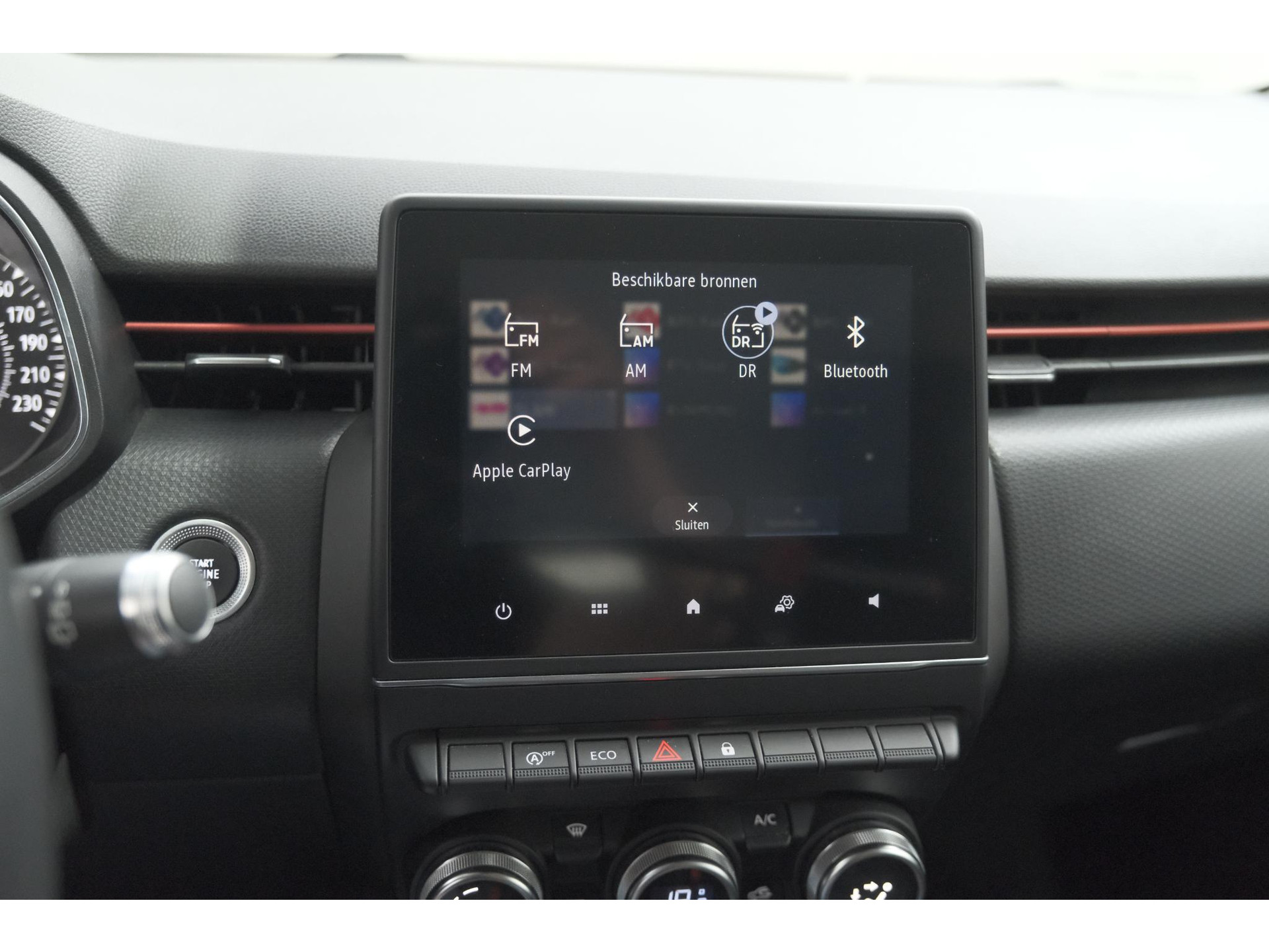 Renault Clio TCe 100 Zen | R.S. Line Pack | Allseason Banden | Apple Carplay | Parkeersensoren