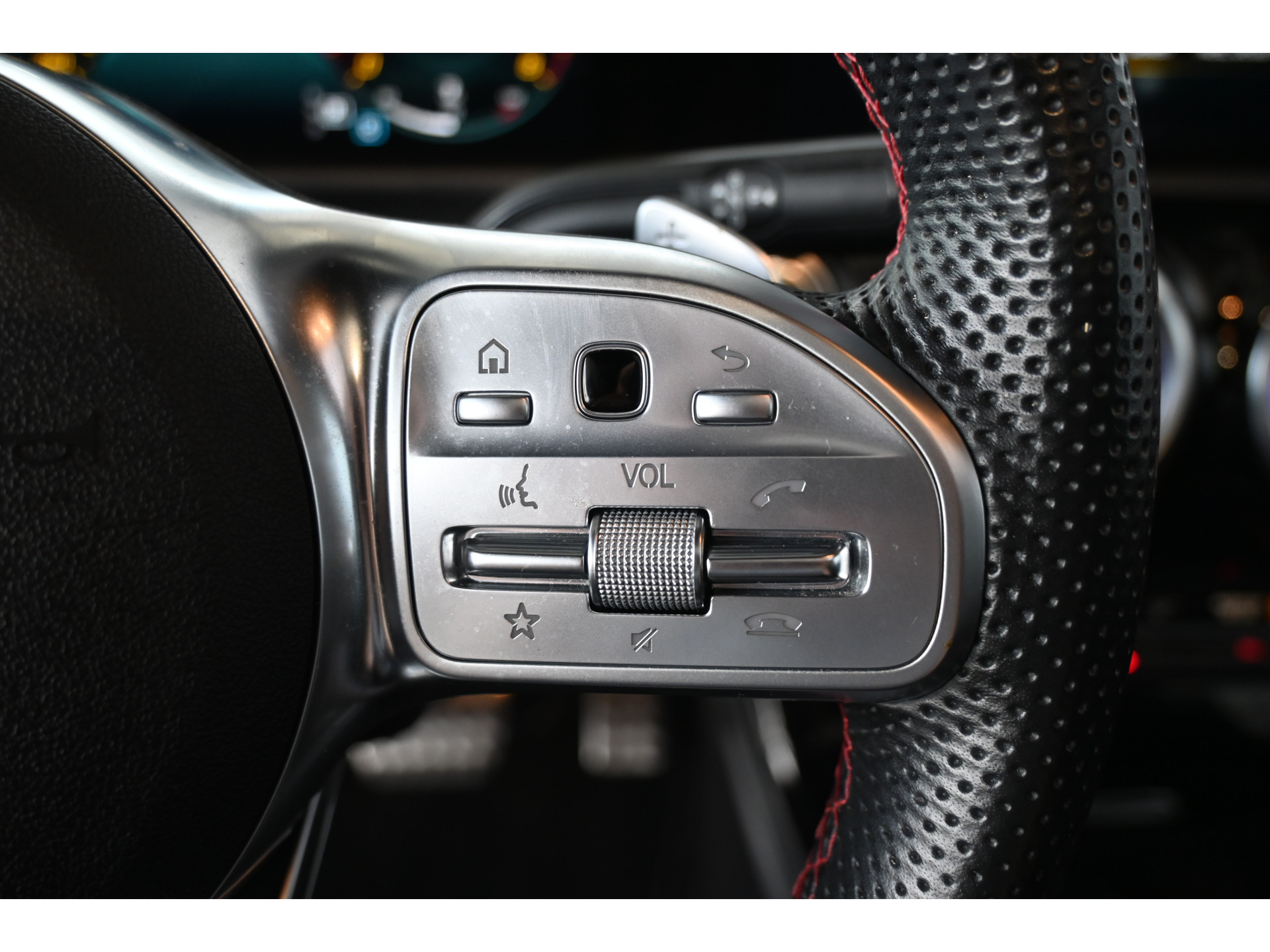 Mercedes-Benz CLA-klasse Shooting Brake 180 Automaat Business Solution AMG Clima Panoramadak Widescreen Sfeer LED Rijklaarprijs! Inruil Mogelijk!
