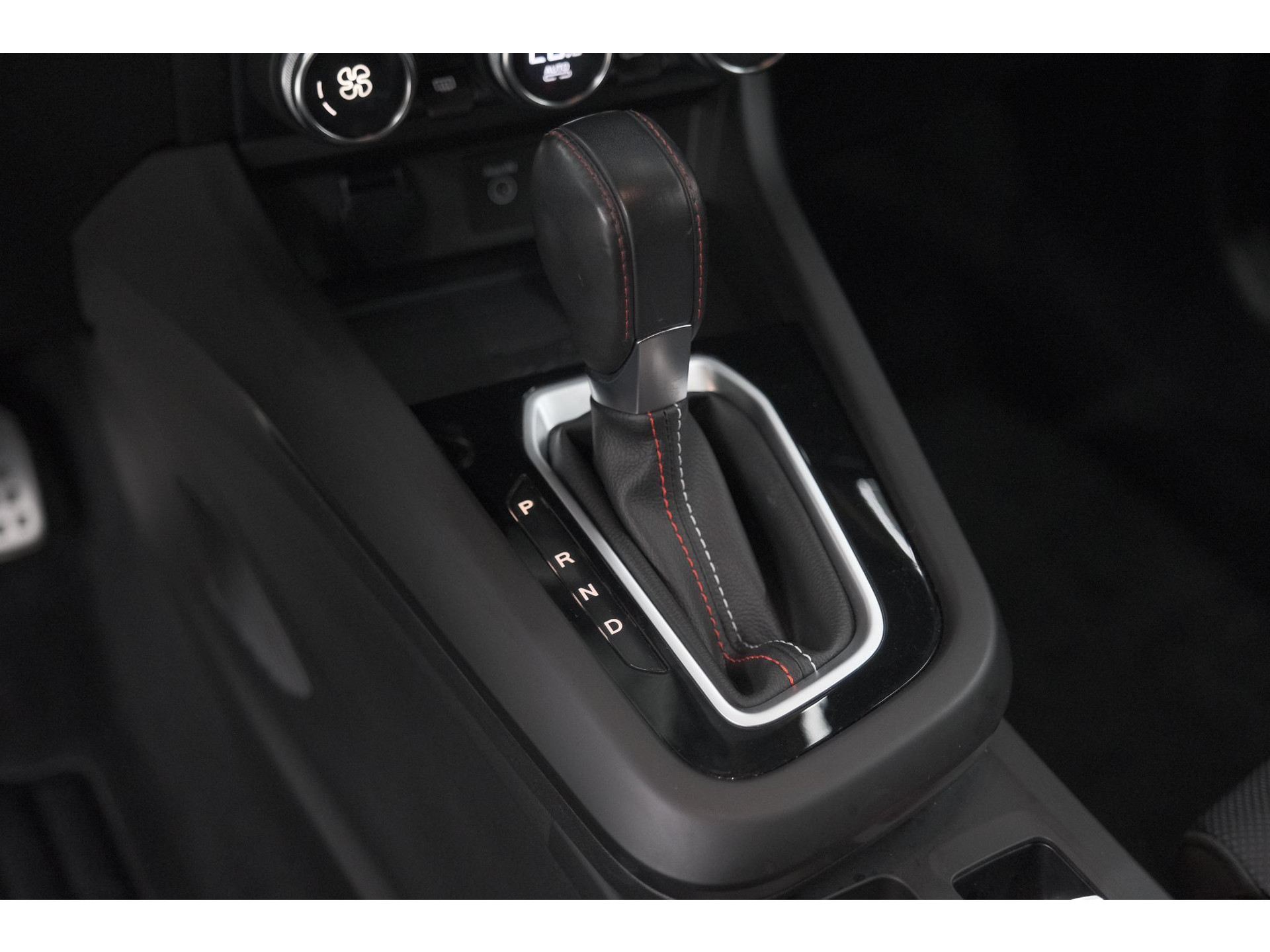 Renault Arkana 1.3 TCe 140 EDC RS Line | Camera | Cruise Control Adaptief | Dodehoekdetectie | Stoelverwarming | Apple Carplay
